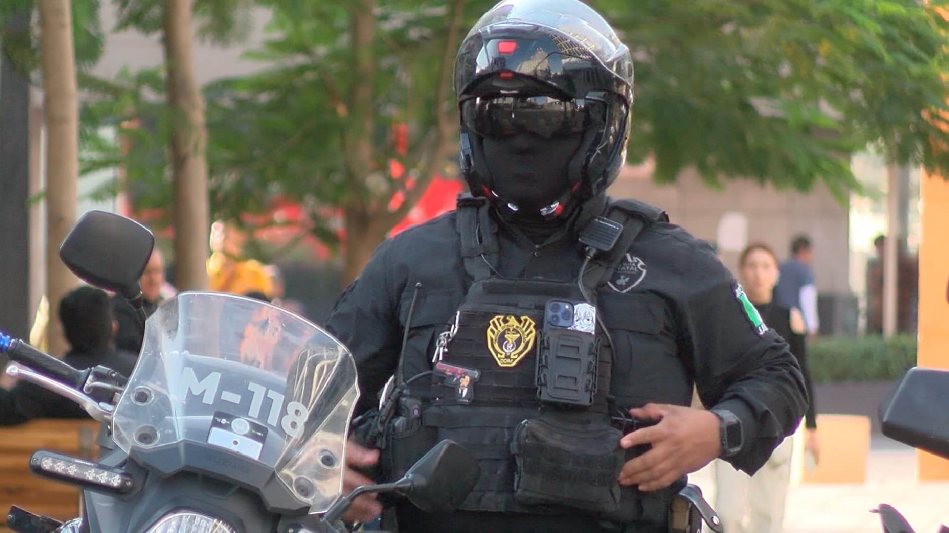 Policías