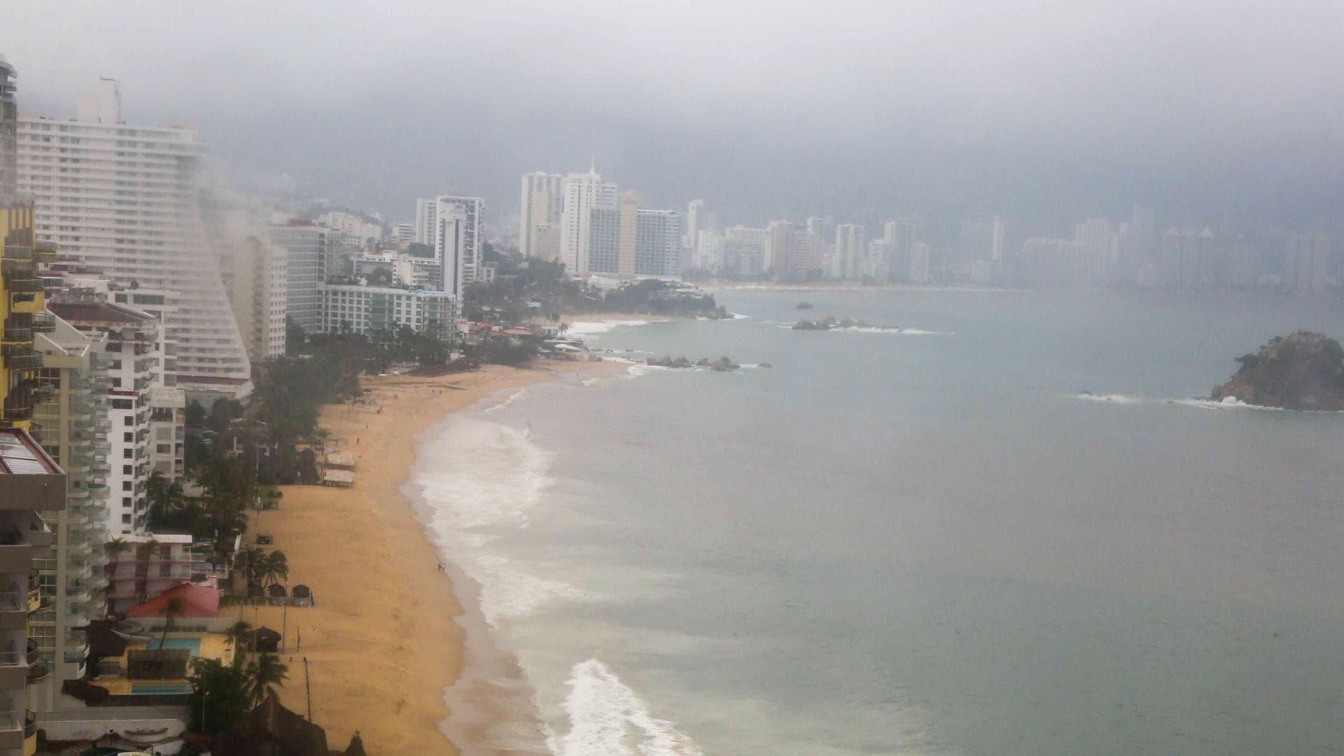 Impacto de las bandas nubosas del huracán Polo en Acapulco, el 23 de septiembre 2026. Foto: Cuartoscuro