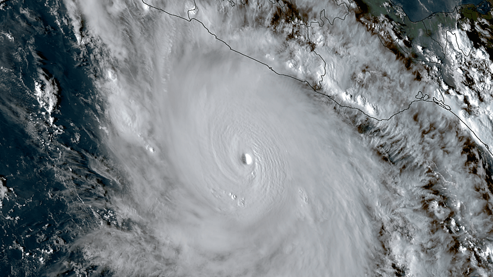 Imagen de satélite que muestra el poderoso huracán Polo desde el espacio. Foto: CIRA-CSU