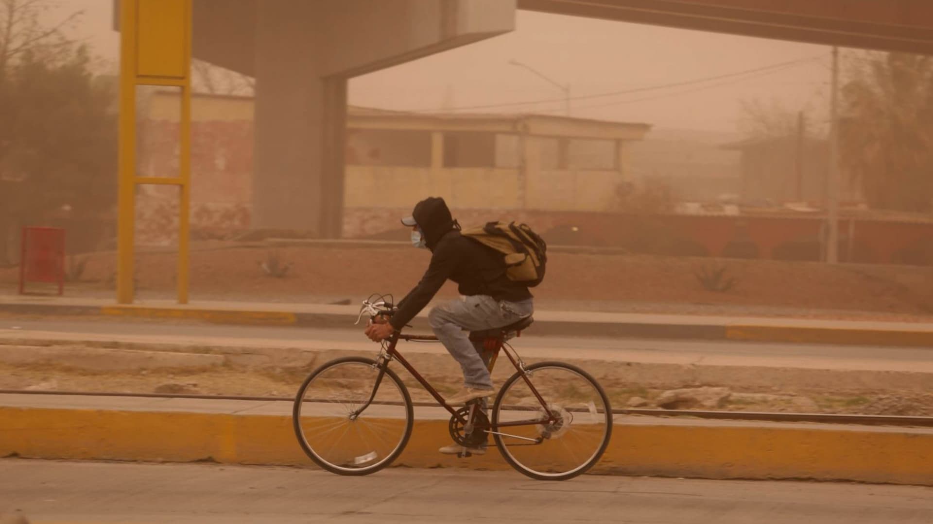 Las autoridades alertaron por la llegada de polvo del Desierto de Sahara a México