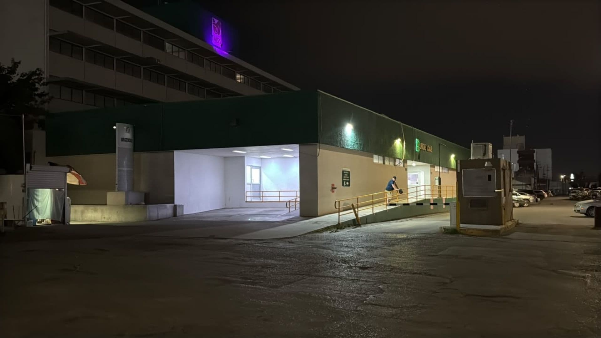 Policías Escoltaron a la Víctima al Hospital