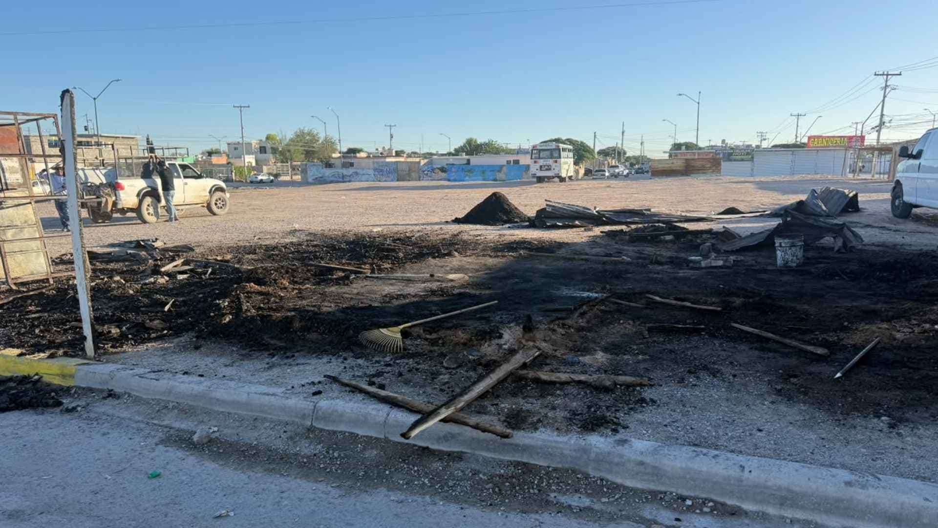 Se incendian puestos de madera en Ciudad Juárez