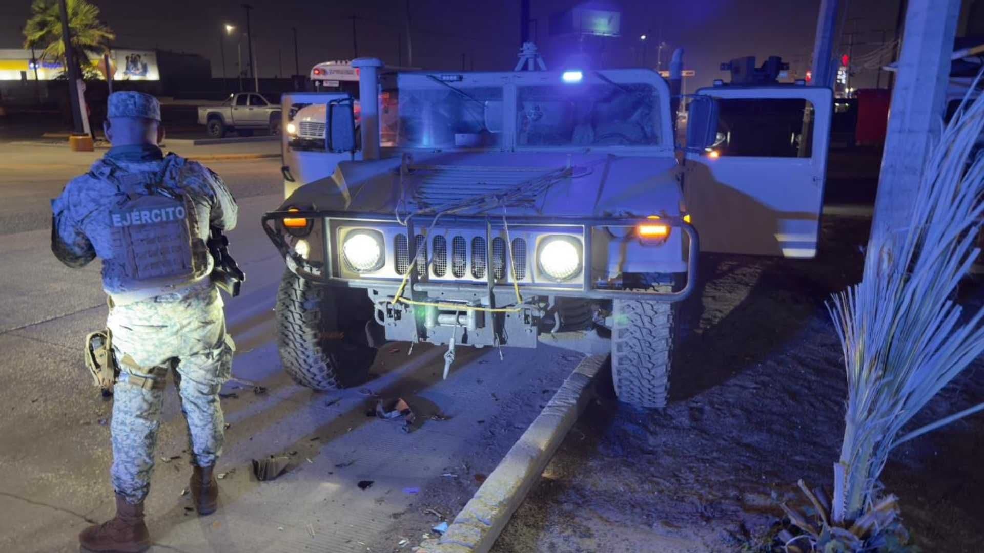Distracción con celular provoca choque con vehículo militar