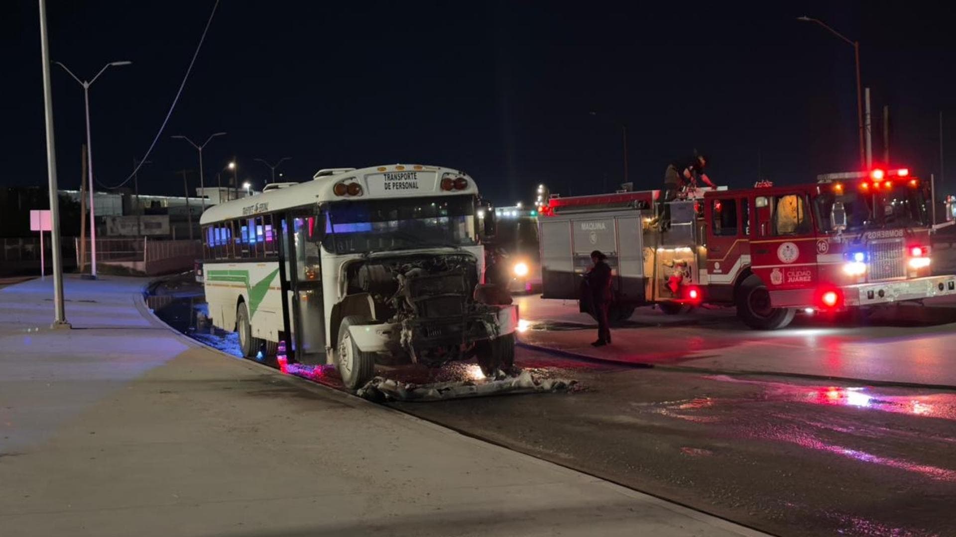 Incendio en camión de transporte de personal