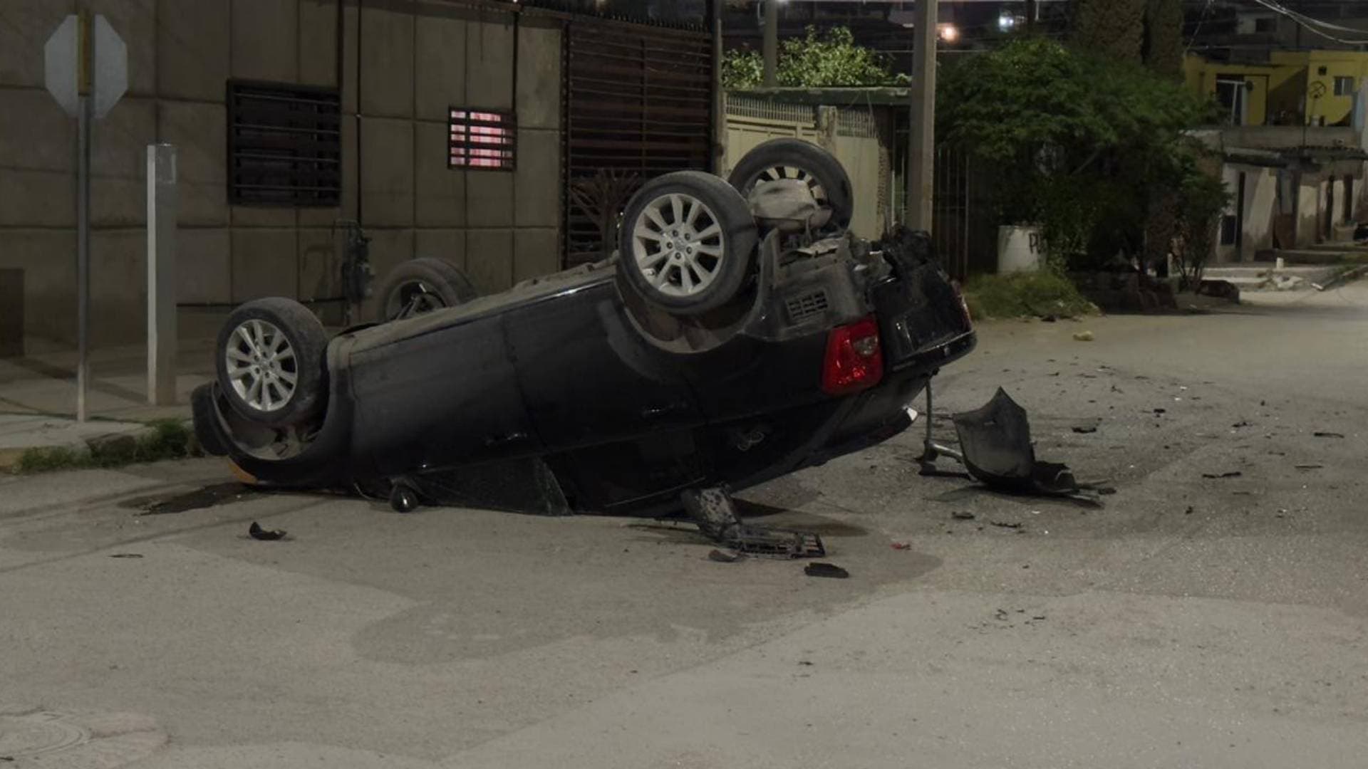 Conductora choca dos vehículos en Ciudad Juárez