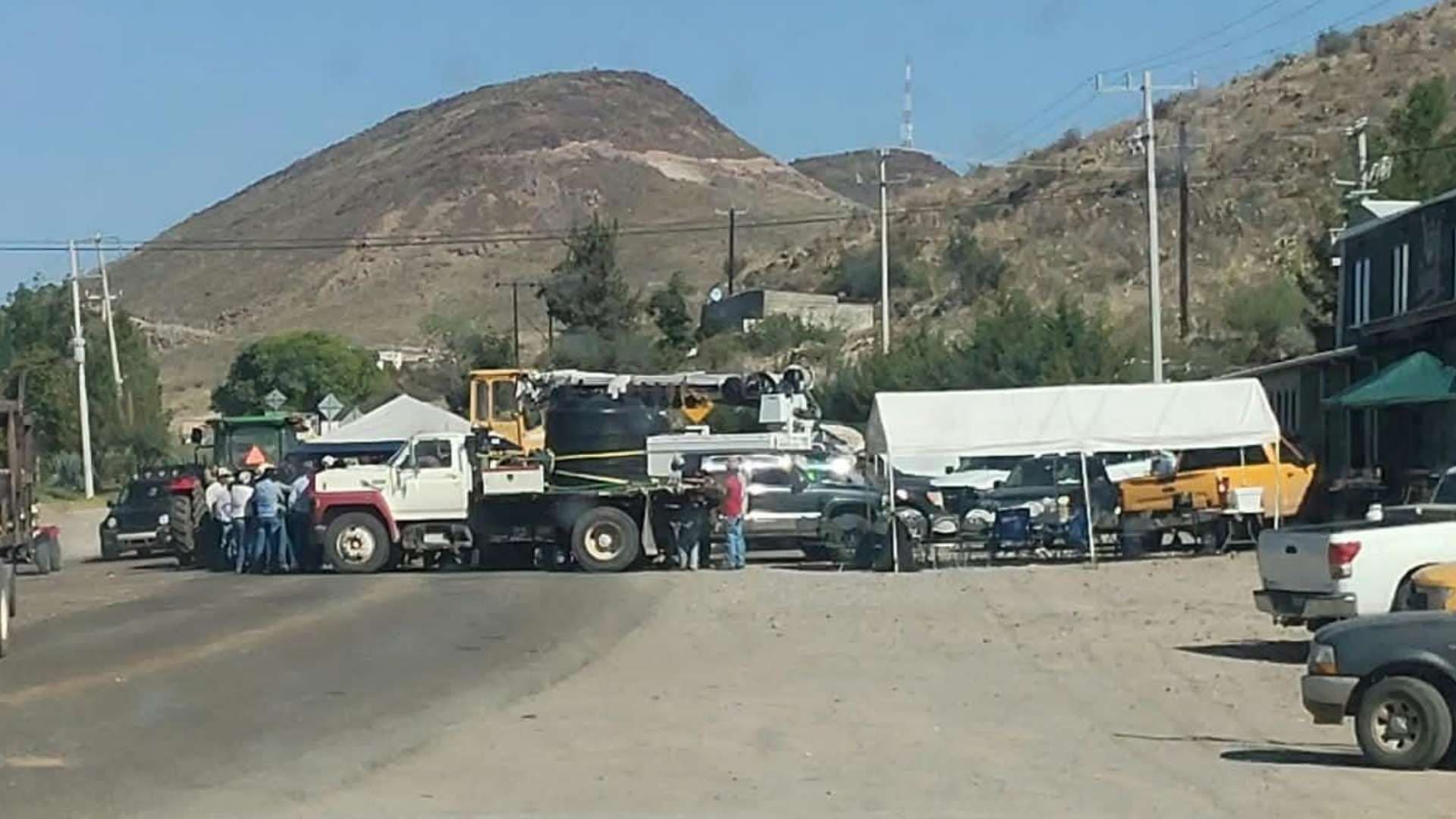 Bloquean Carretera El Sueco-Janos en Chihuahua