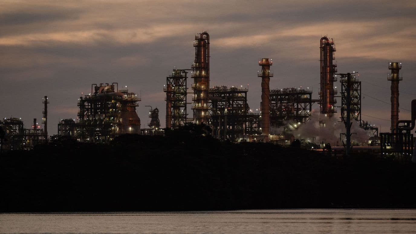 Plantas de proceso de la Refinería Olmeca, en Dos Bocas, Tabasco, donde se transforma el crudo en combustibles como gasolina y diésel