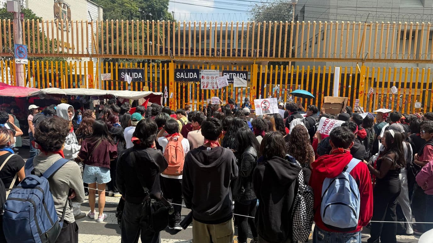 Preparatorias 1 y 8 de la UNAM Suspenden Clases por Denuncias de Acoso Sexual