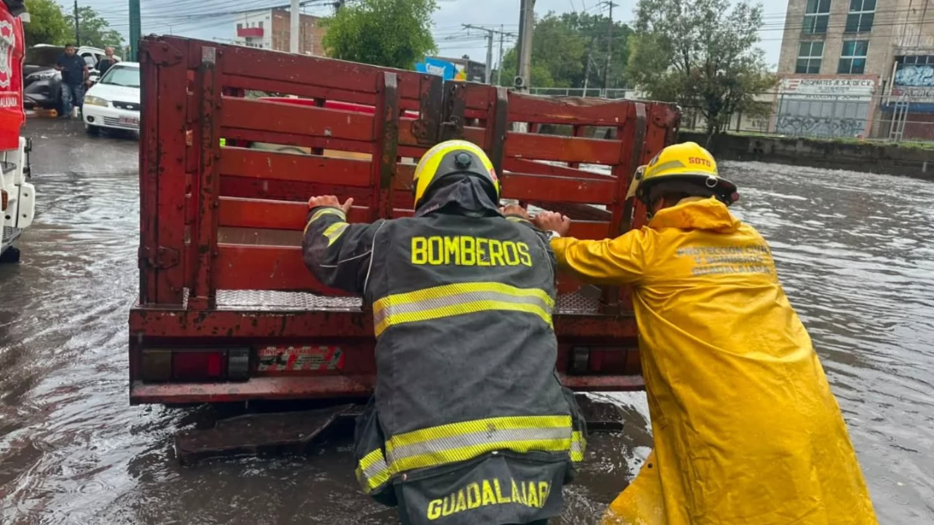 Habrá Chubascos y Lluvias Muy Fuertes en el Norte, Noreste y Occidente del País