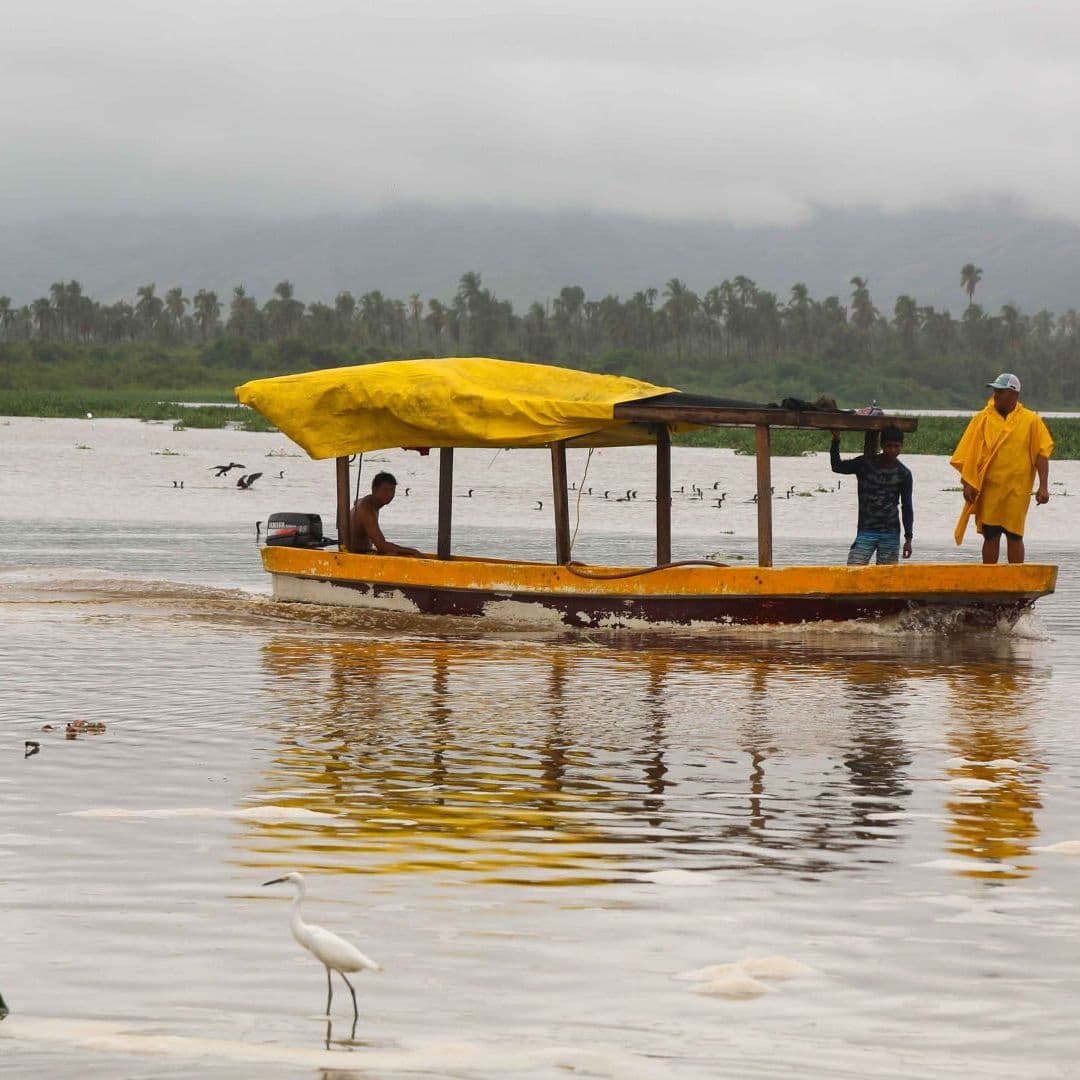 Pescadores en Barra de Coyuca, Guerrero