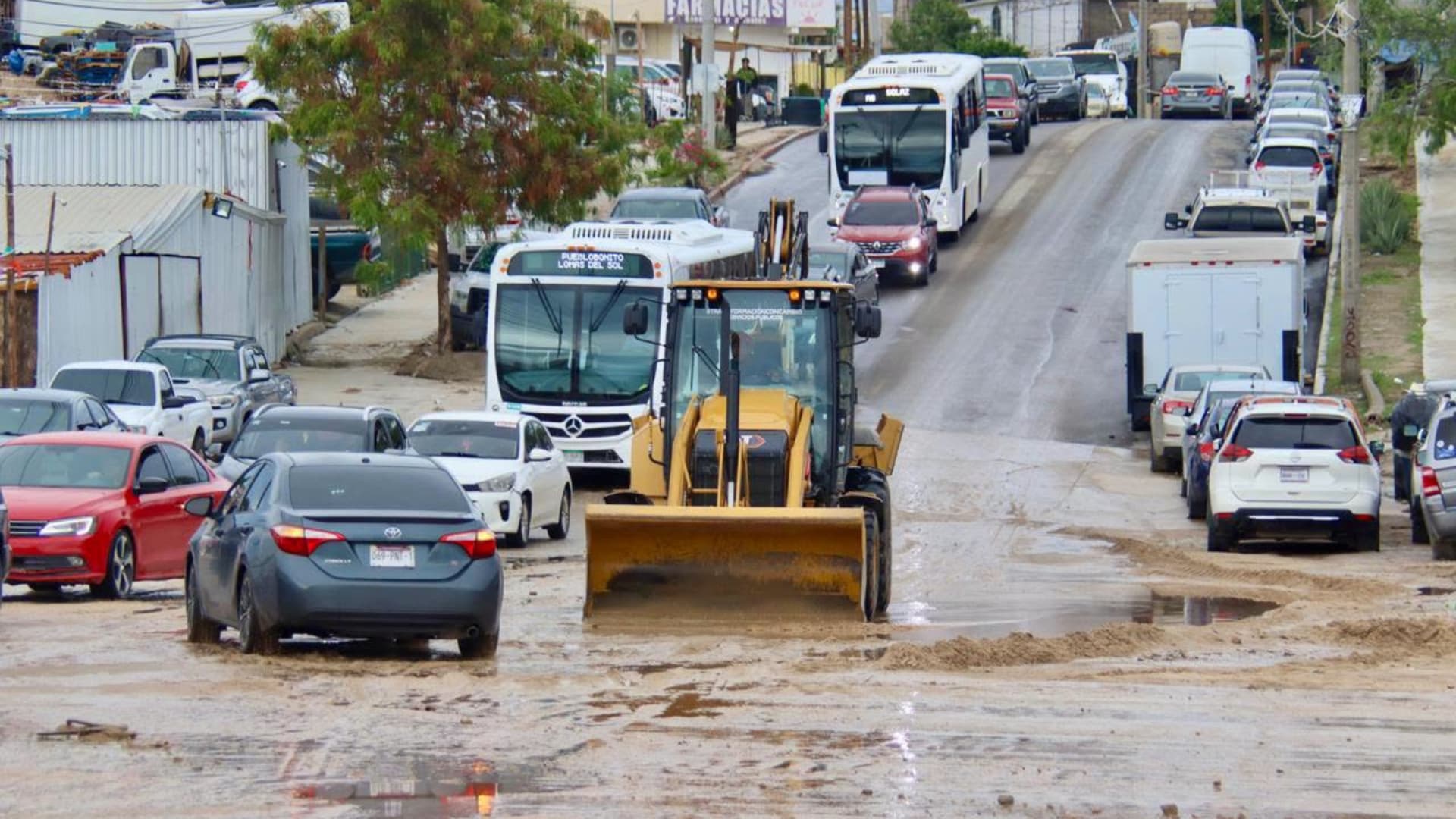 Ayuntamiento de Los Cabos, en BCS, realizan labores para contrarrestar los efectos de las lluvias
