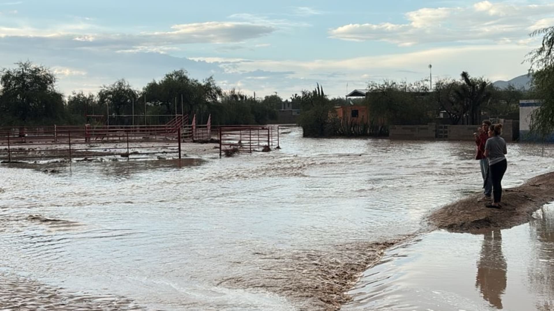 Predio inundado por las fuertes lluvias en Nuevo León