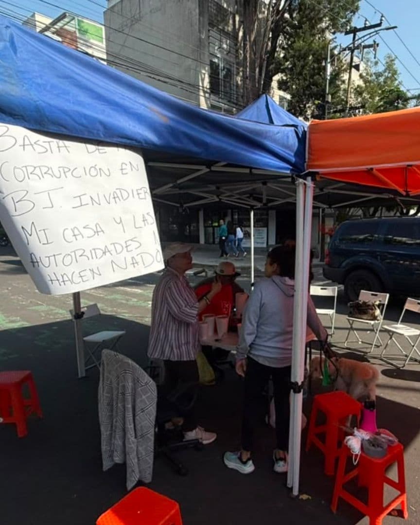 Protesta por despojos en la Colonia Del Valle, alcaldía Benito Juárez