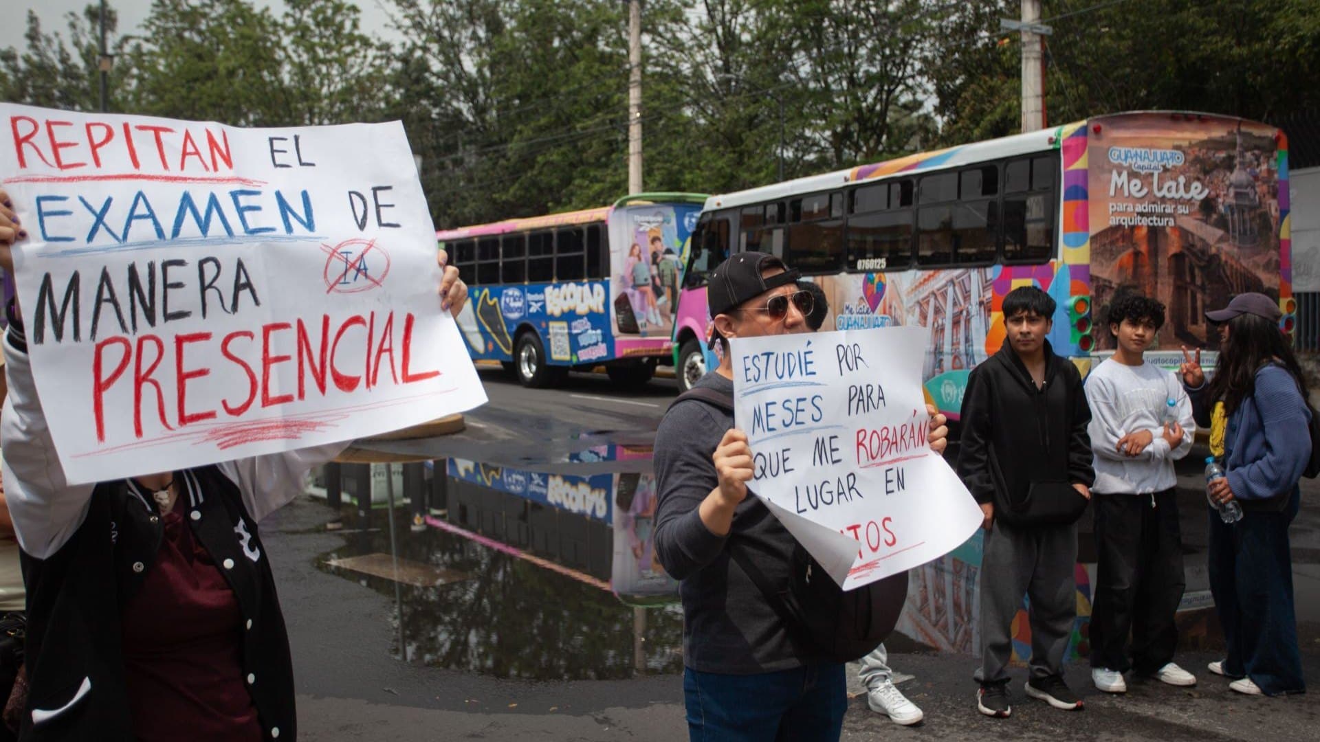 Protesta por irregularidades en examen de la UNAM