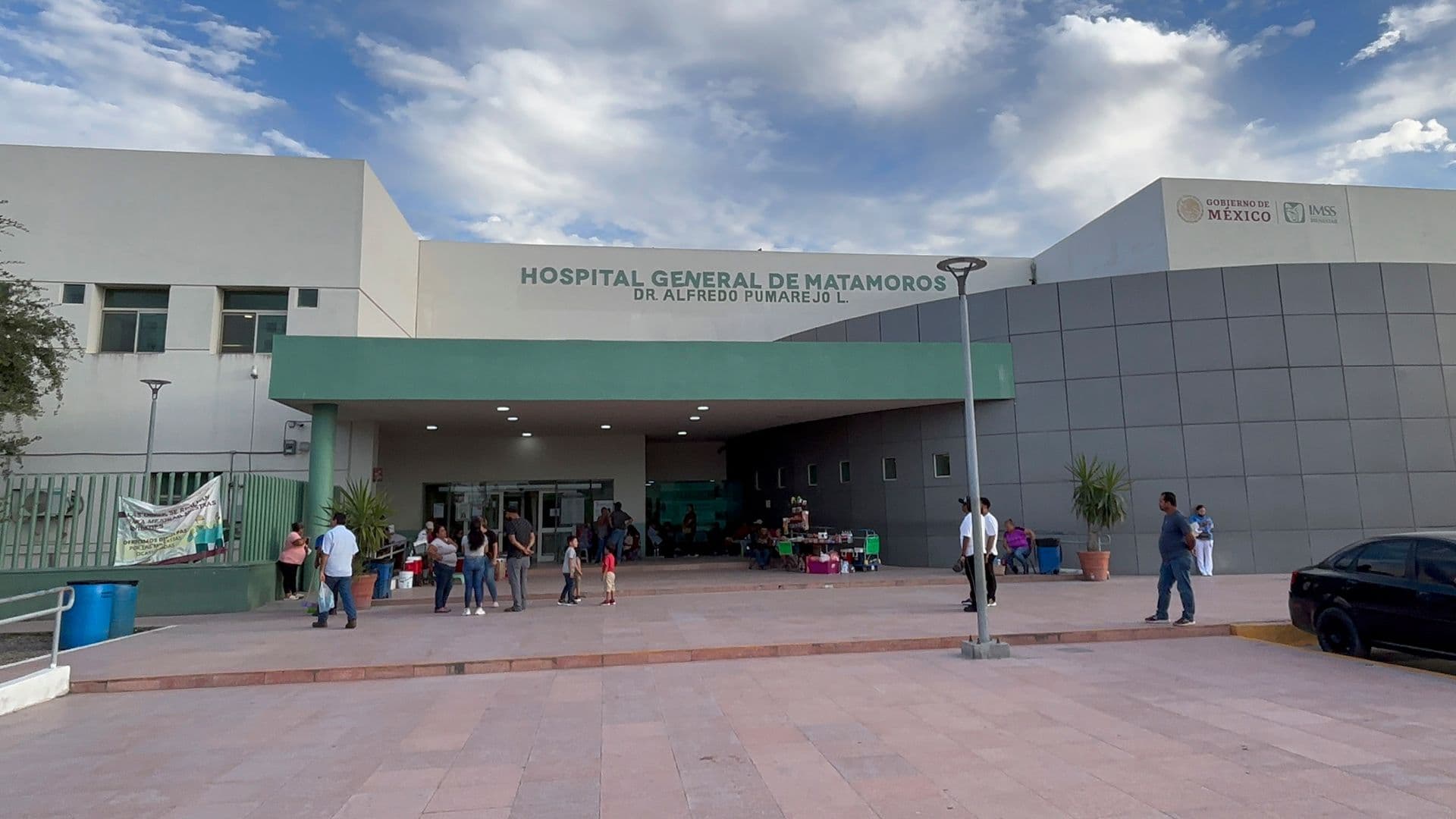 Trabajadores del IMSS-Bienestar Protestan Bajo la Lluvia en Matamoros