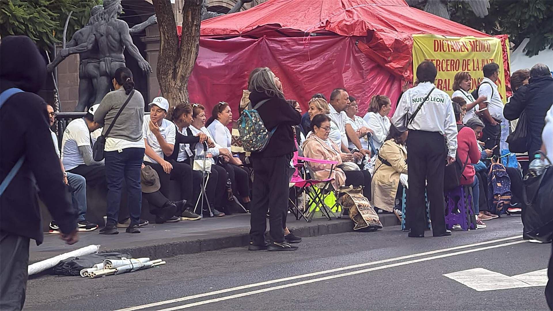 Protesta de personal jubilado del IMSS en Ciudad de México. Foto: N+