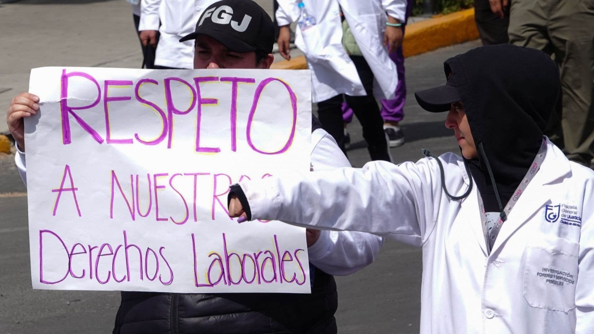 Protesta de Peritos de la Fiscalía General de Justicia de la Ciudad de México
