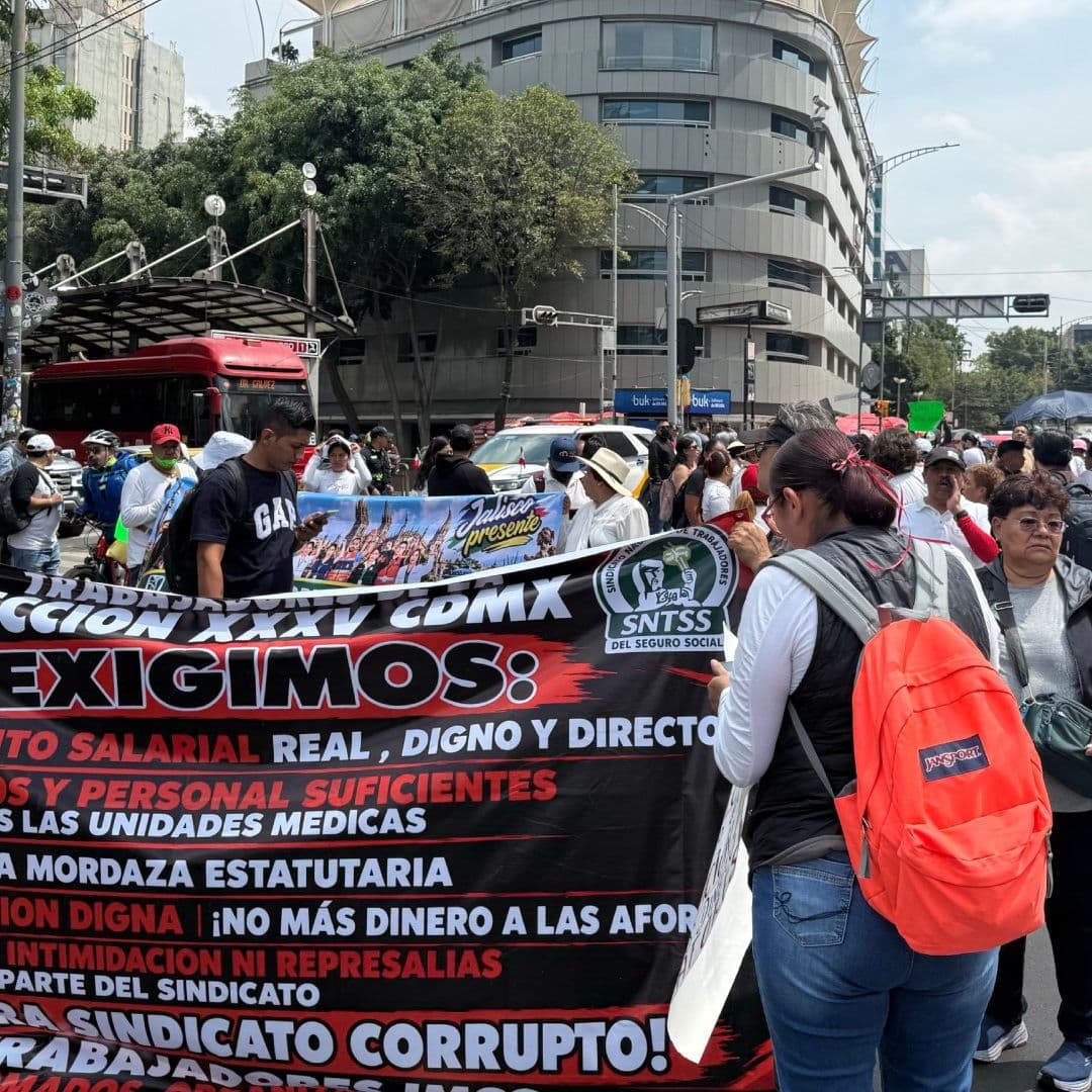 Protesta de trabajadores y jubilados del IMSS