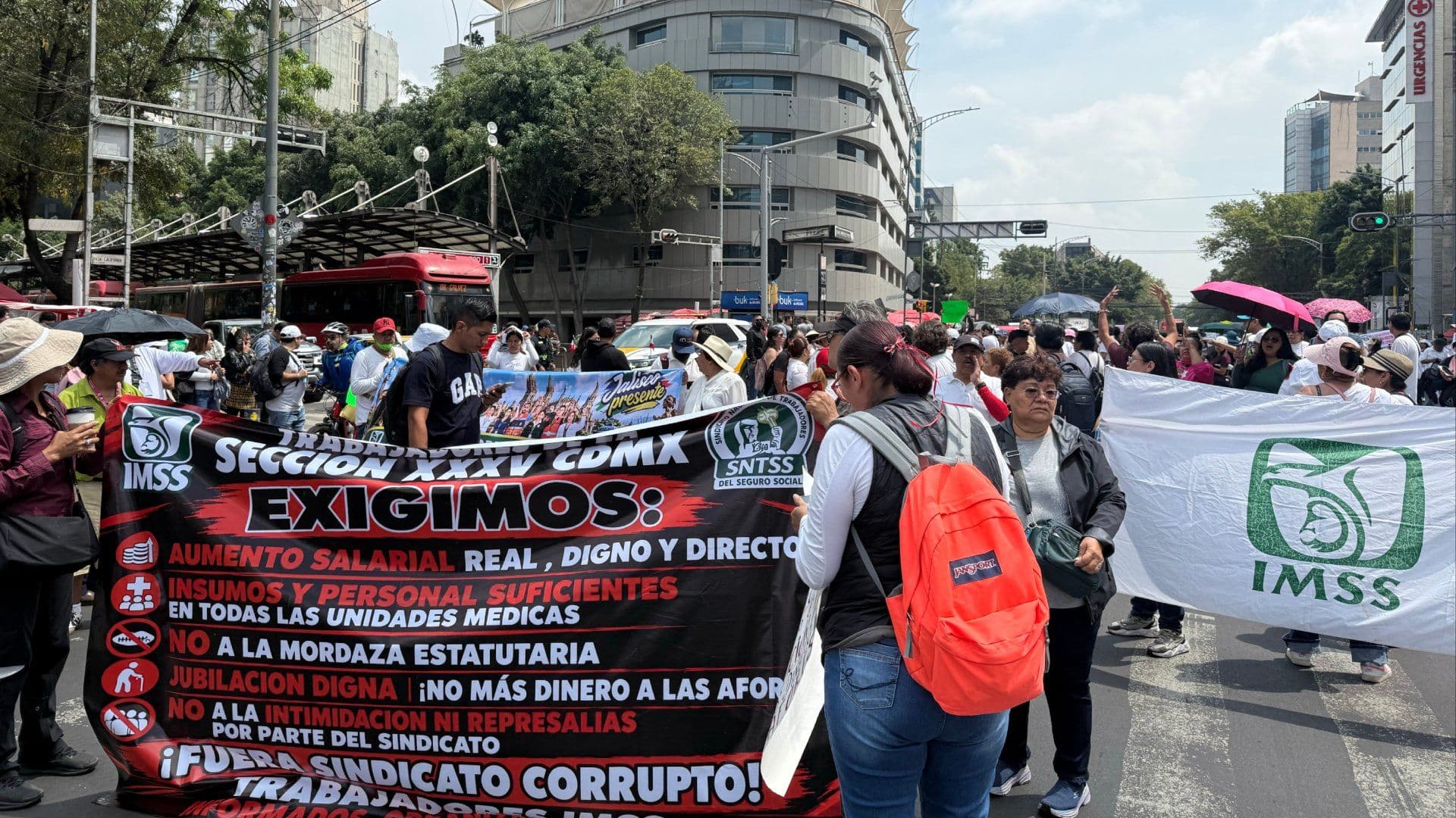 Protesta de trabajadores y jubilados del IMSS