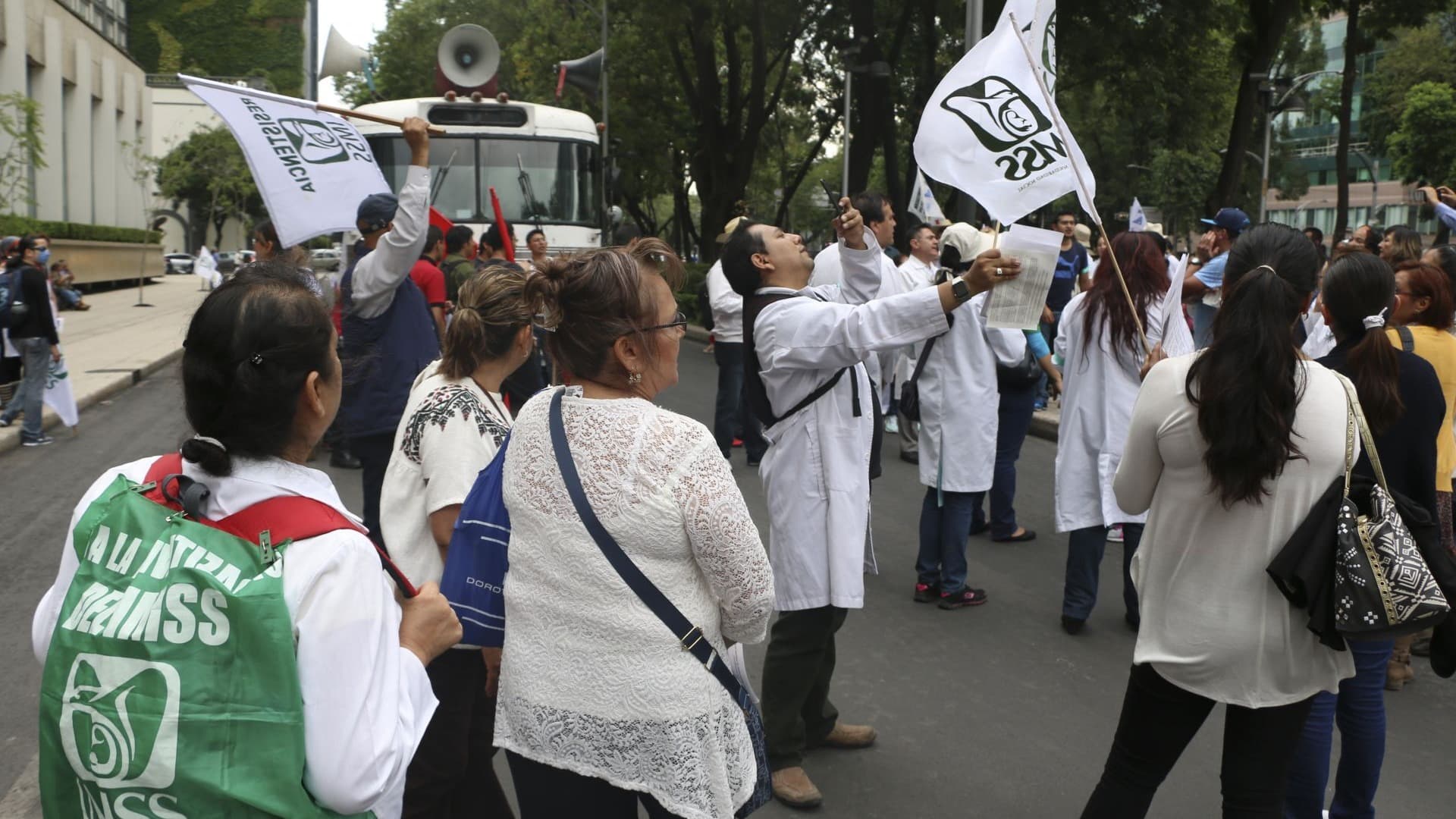 Protesta de trabajadores del IMSS