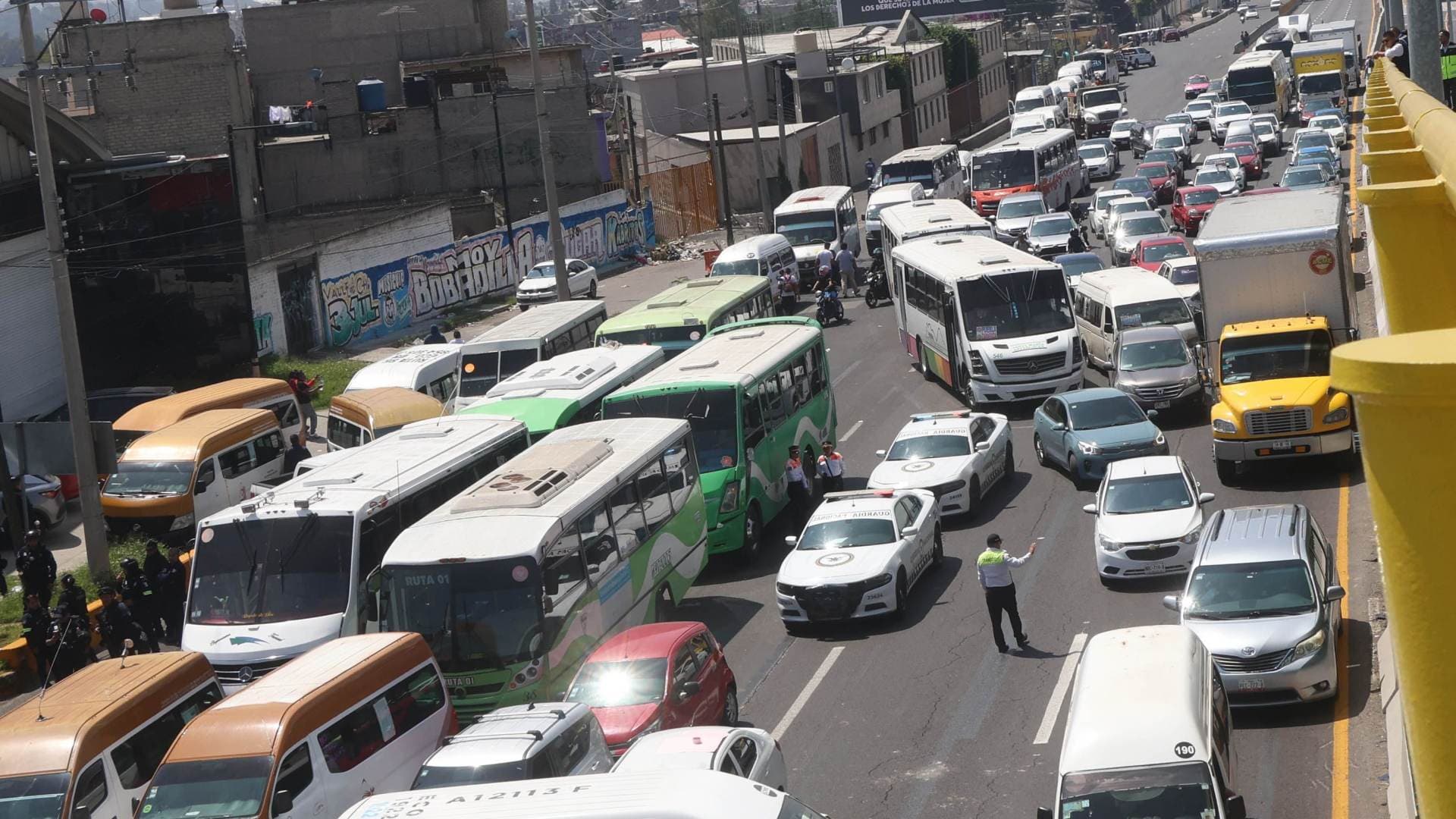 Protesta de transportistas en la autopista México-Puebla, en julio 2026. Foto: Cuartoscuro | Archivo