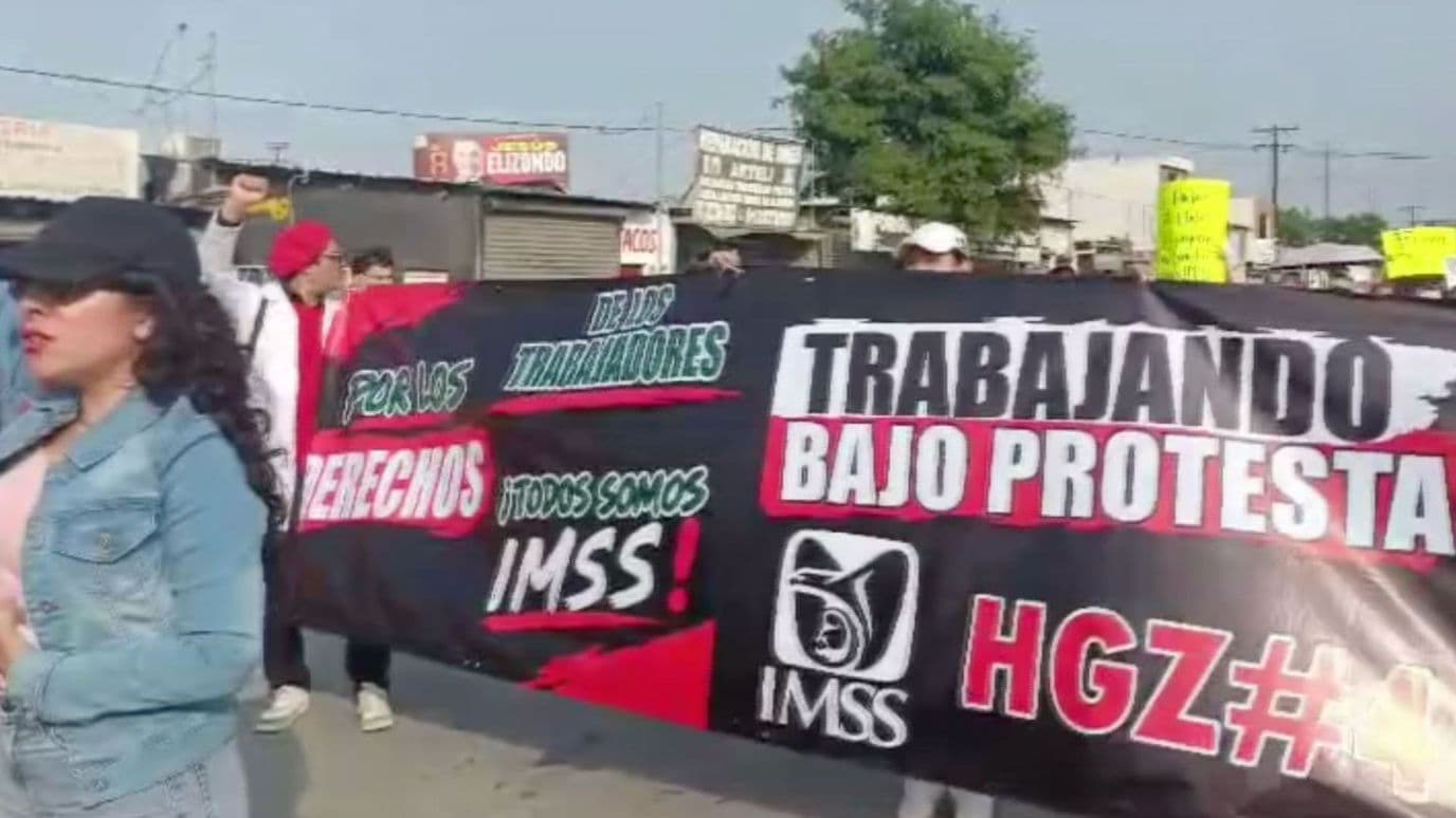Trabajadores del IMSS protestan.