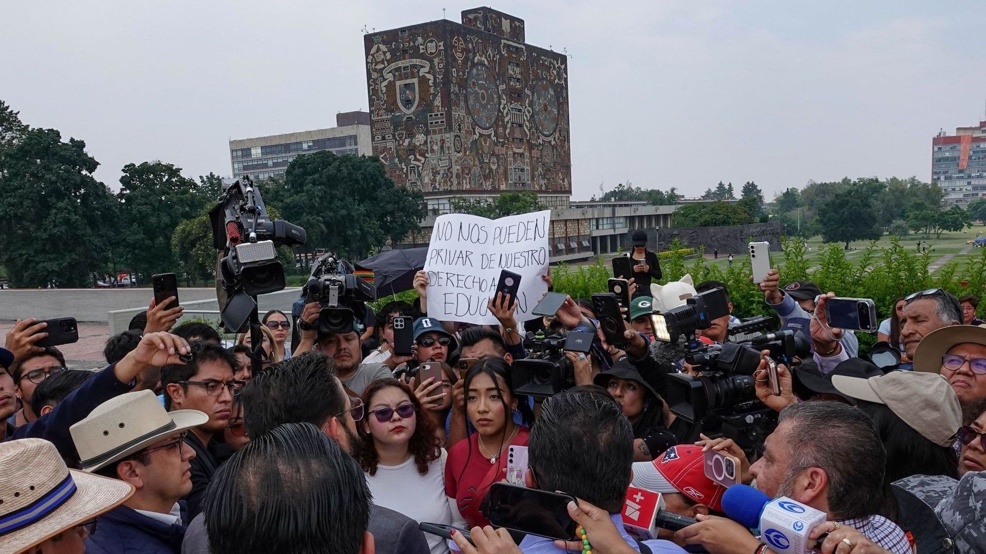 Protestas en la UNAM por supuesto fraude en examen de admisión a Licenciatura