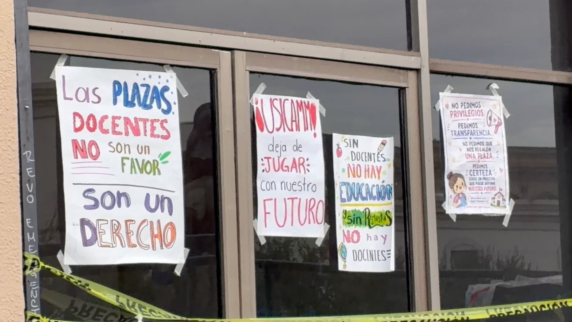 Maestras Cumplen Cinco Días de Bloqueo en Secretaría de Educación de Chihuahua