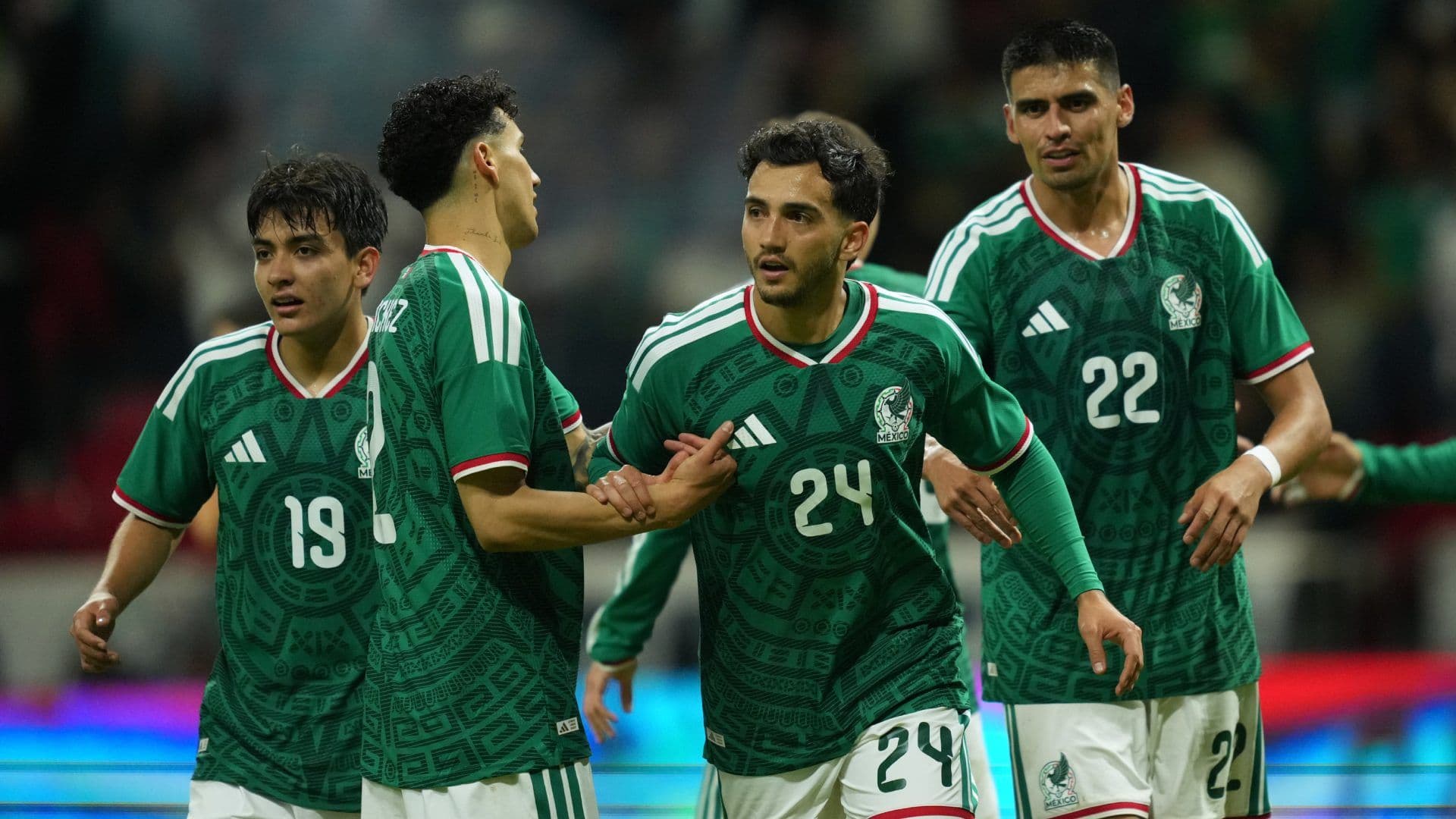México enfrentó un duro "aztecazo" frente a Inglaterra. Foto: AP