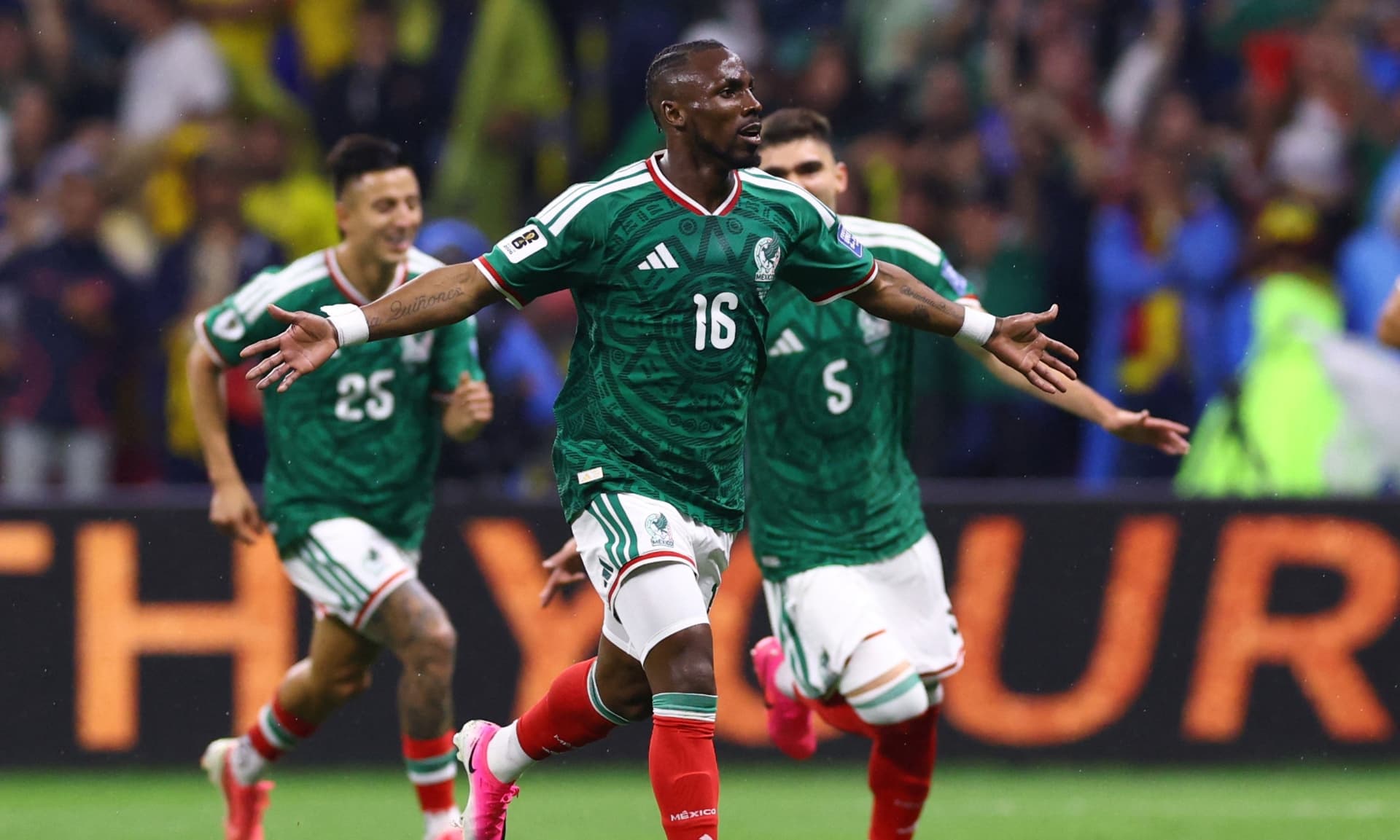 ¿De Qué Pais es Julián Quiñones? El Naturalizado que Defiende a la Selección Mexicana
