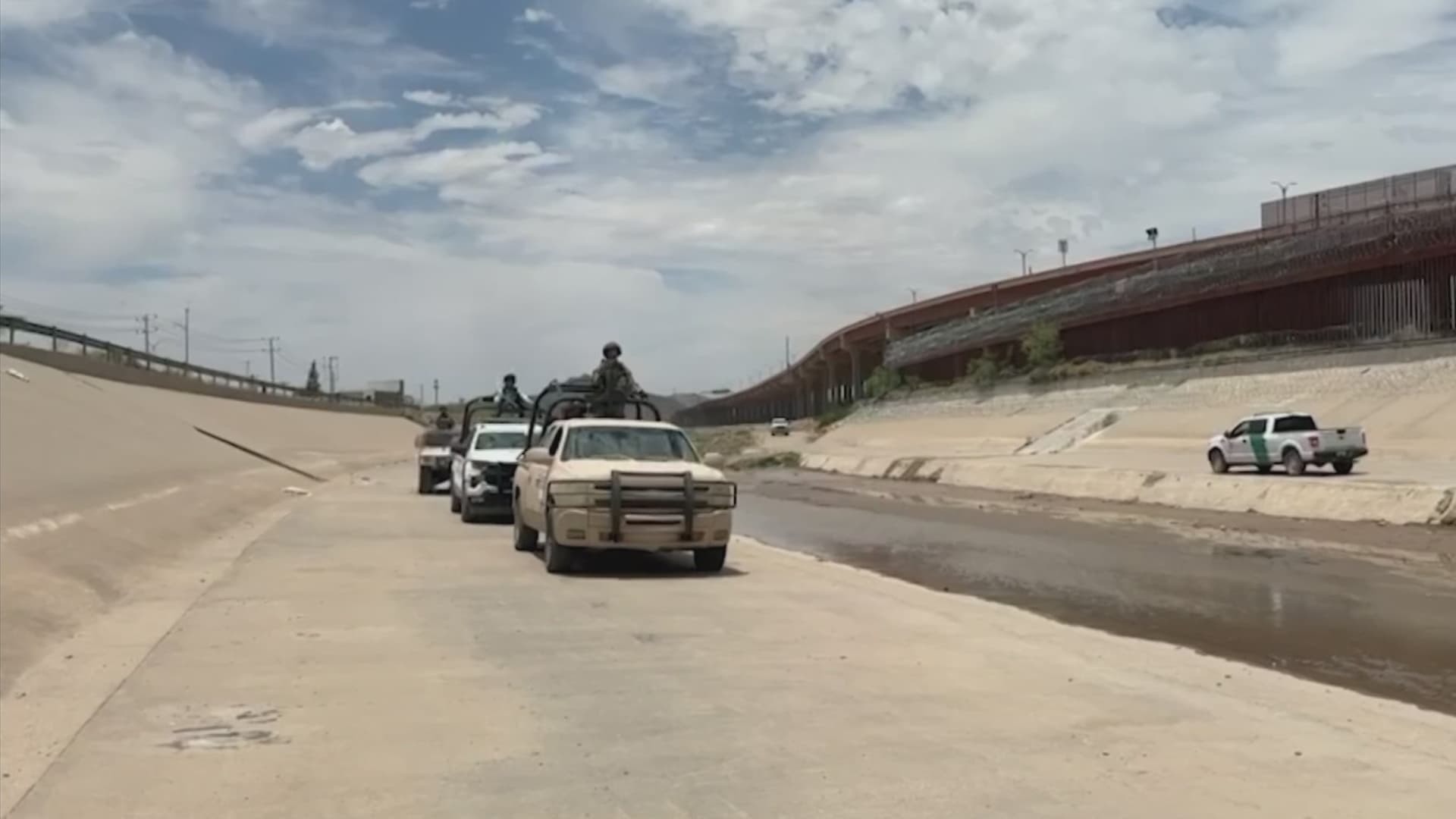 Policías de Chihuahua y Ciudad Juárez, reforzaron operativos de seguridad junto con autoridades de los Estados Unidos.