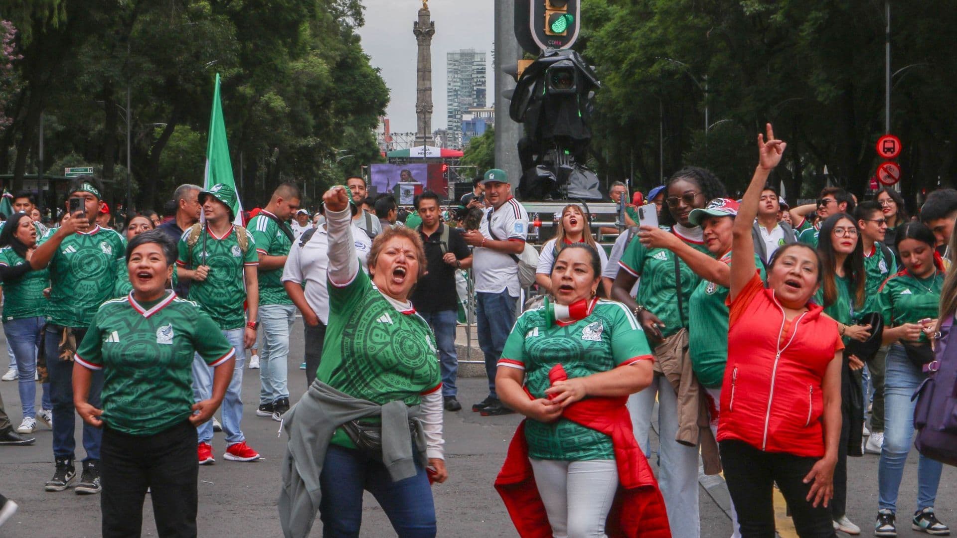 Festejos por México vs Chequia en Reforma