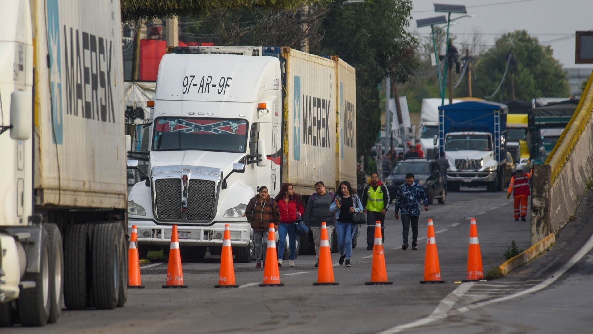 Bloqueo en carretera Toluca-Tenango