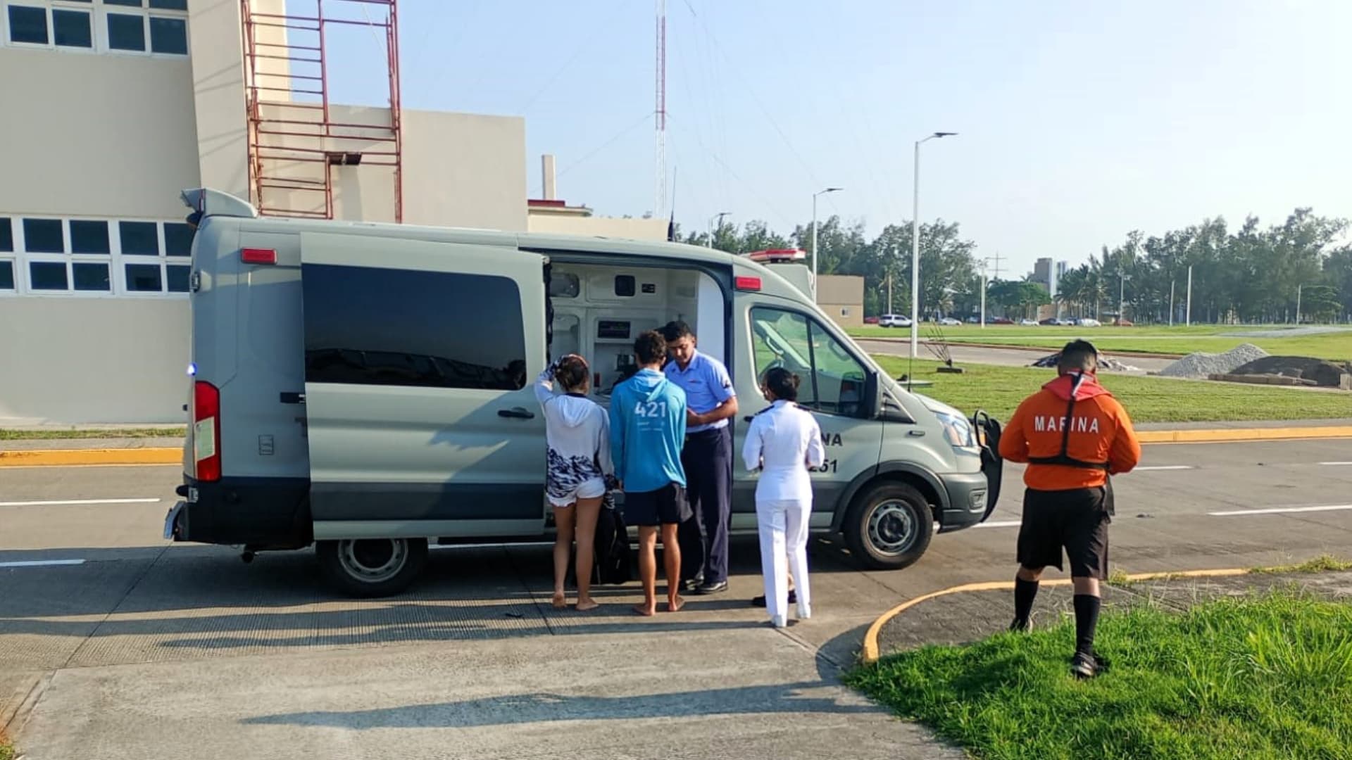 Rescatan a Dos Personas a Bordo de Moto Acuática en Isla Salmedina de Alvarado, Veracruz