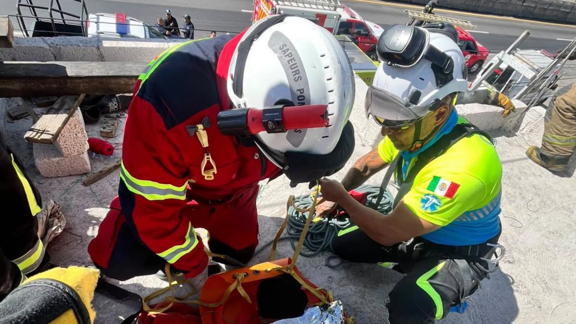 Rescatan a joven de 24 años que sufrió una descarga eléctrica en Tlaxcala.