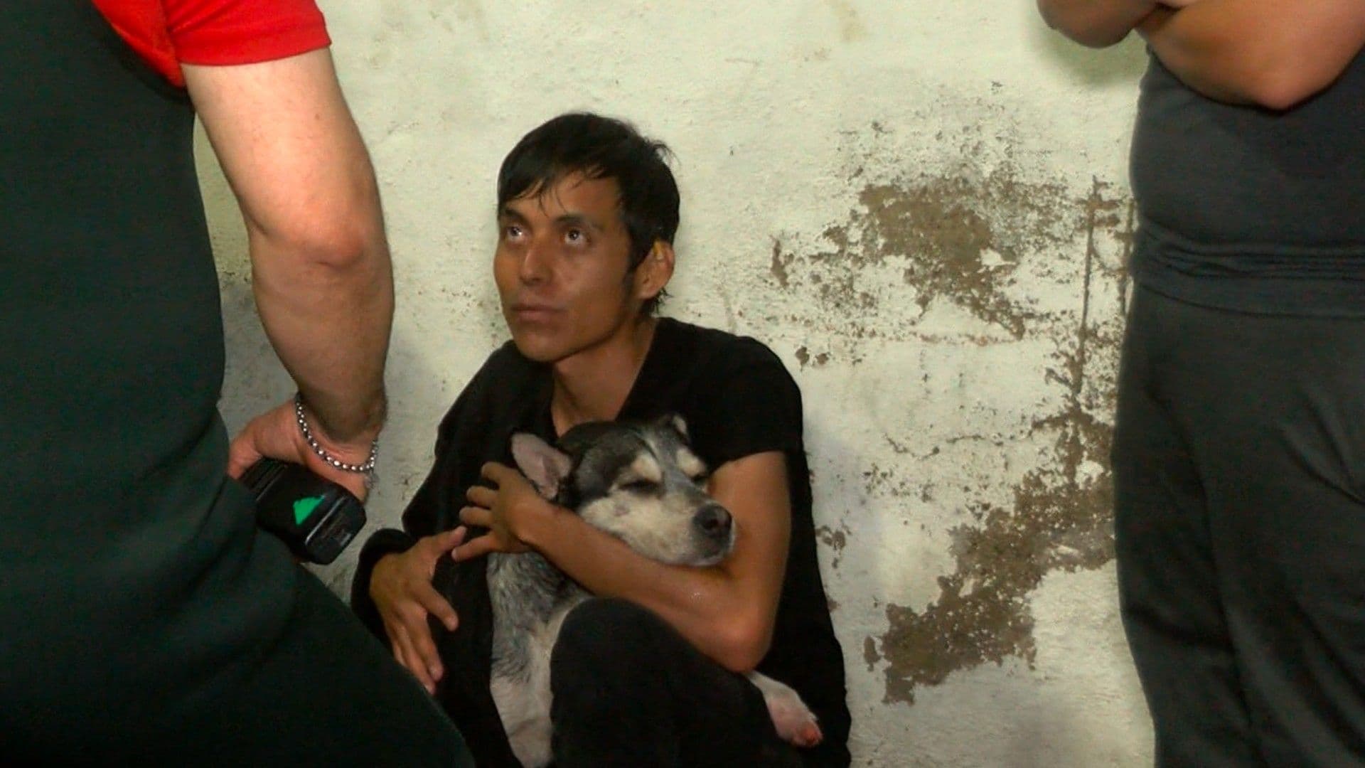 Joven se Lanza a Canal Para Rescatar a su Perro ‘Lucky’ en Guadalajara; Así se Vivió el Momento