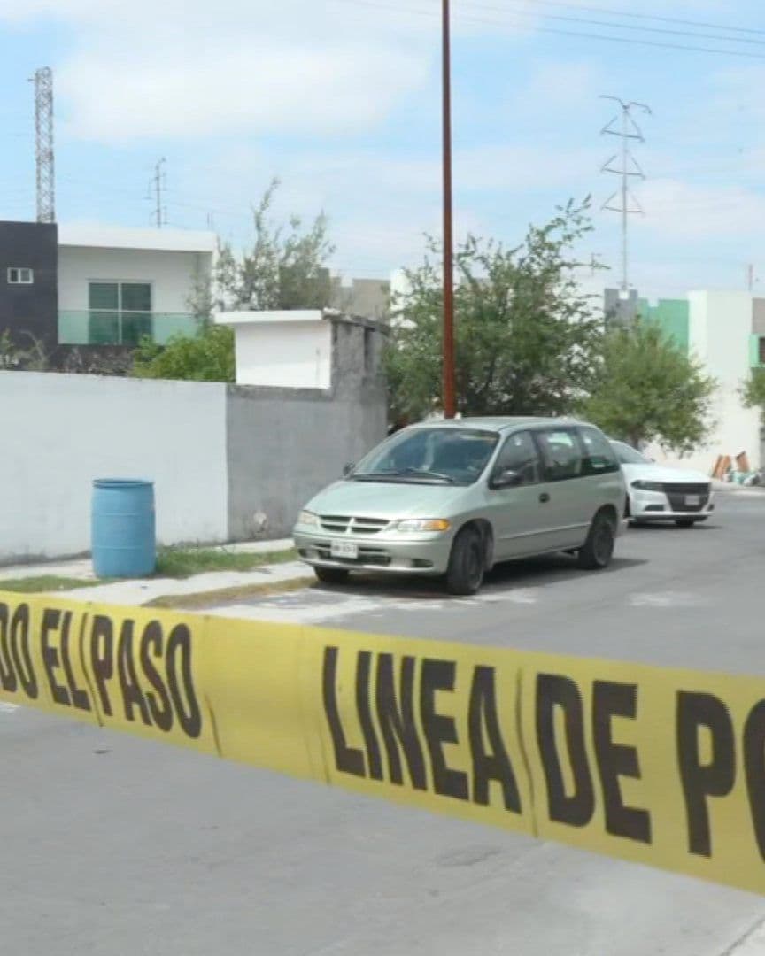 Acordonan calle por robo a familia en Apodaca