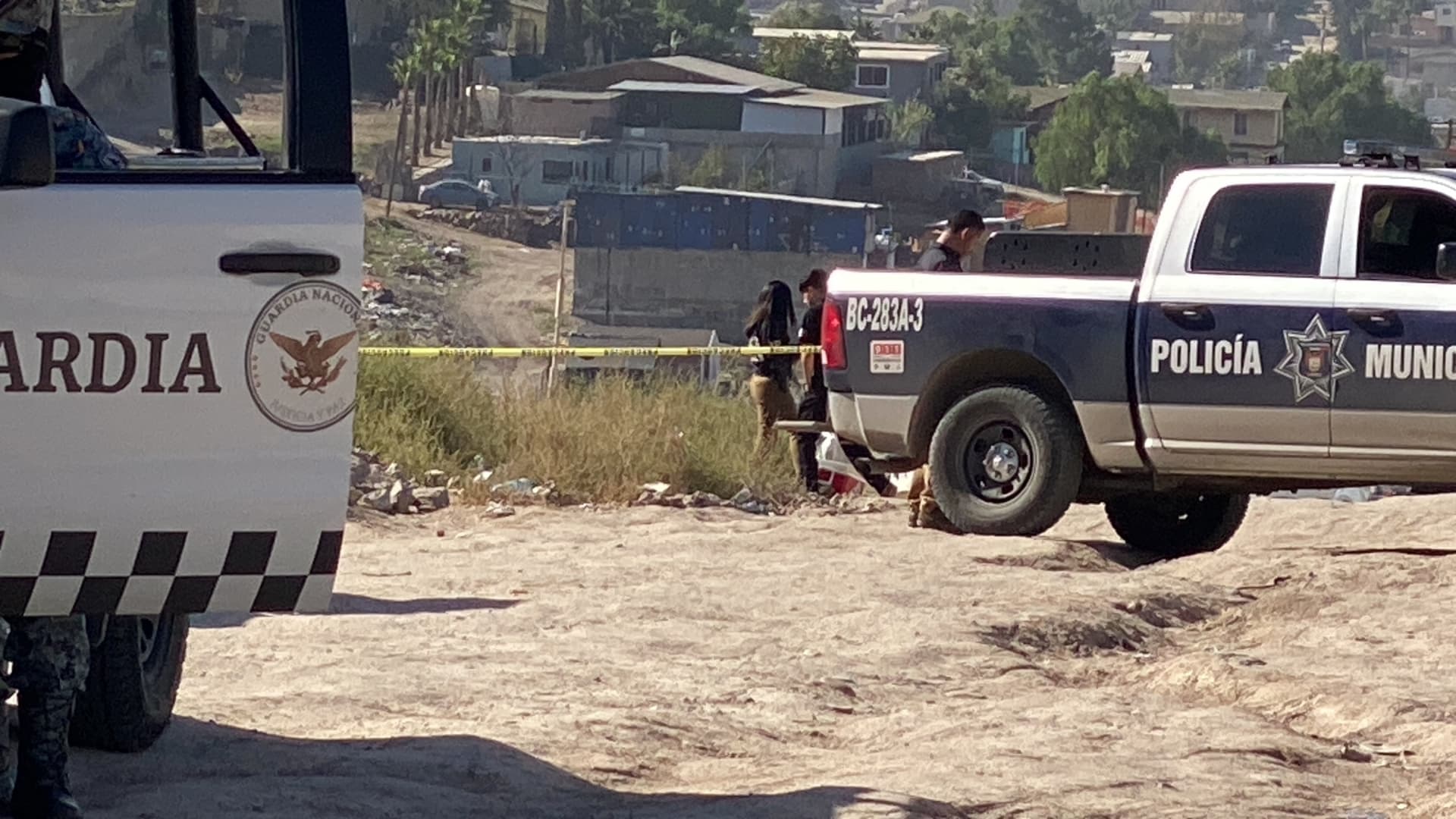 Localizan Restos Humanos Dentro de Hielera Abandonada en Colonia Altiplano de Tijuana