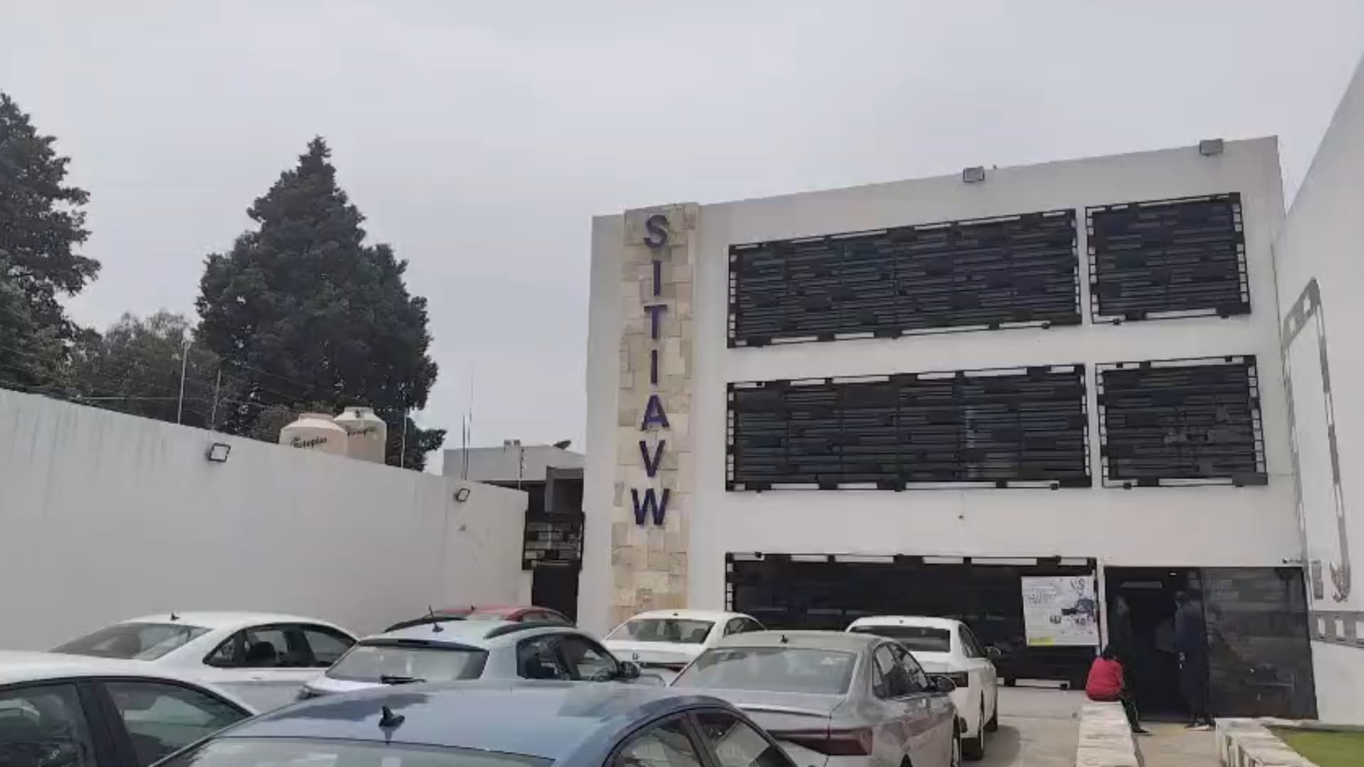 Se reúnen trabajadores sindicalizados de Volkswagen ante despidos en Puebla