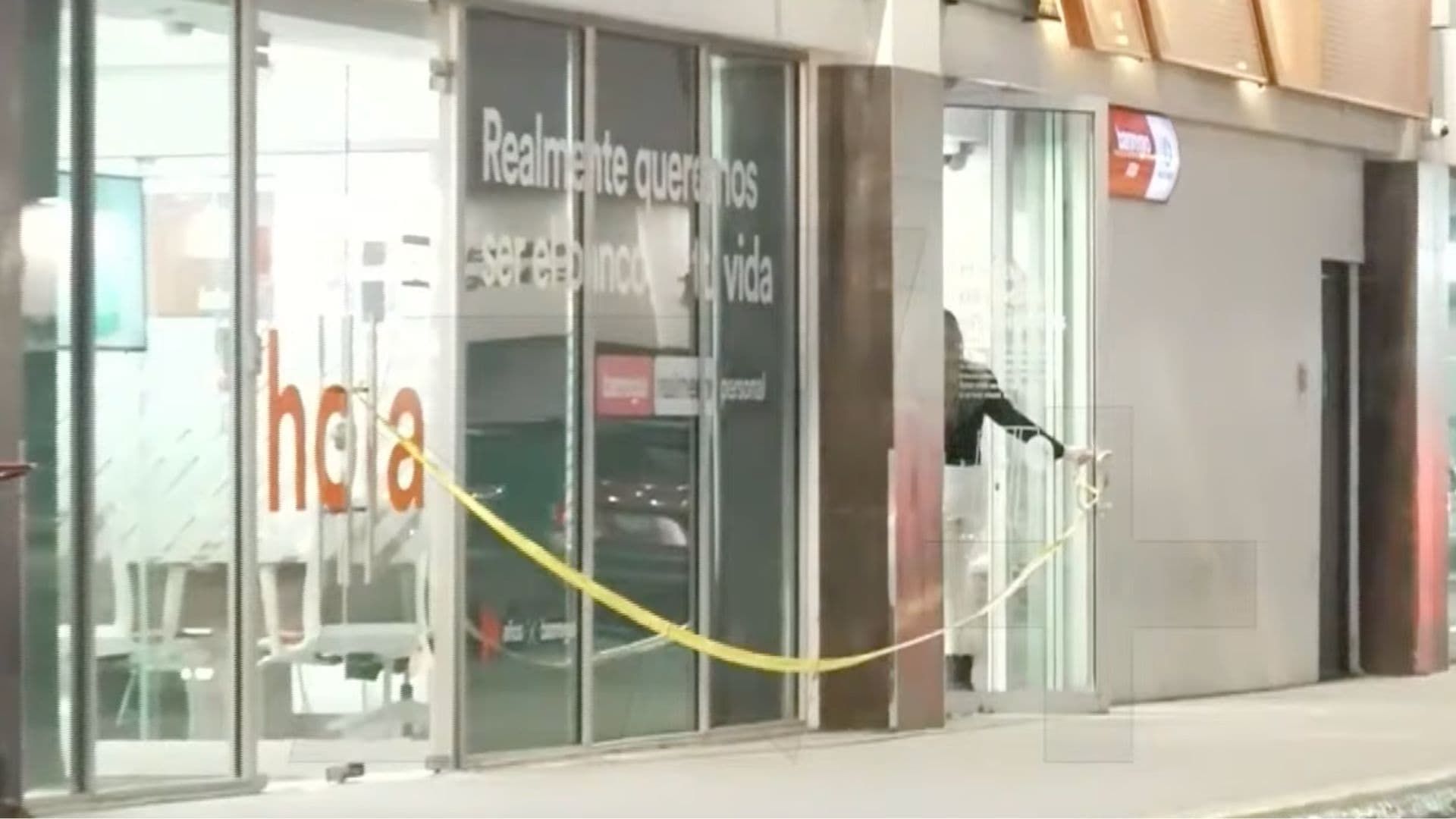 Cliente de Banco es Despojado de 92 Mil Pesos en Plaza Comercial en Guadalupe, NL