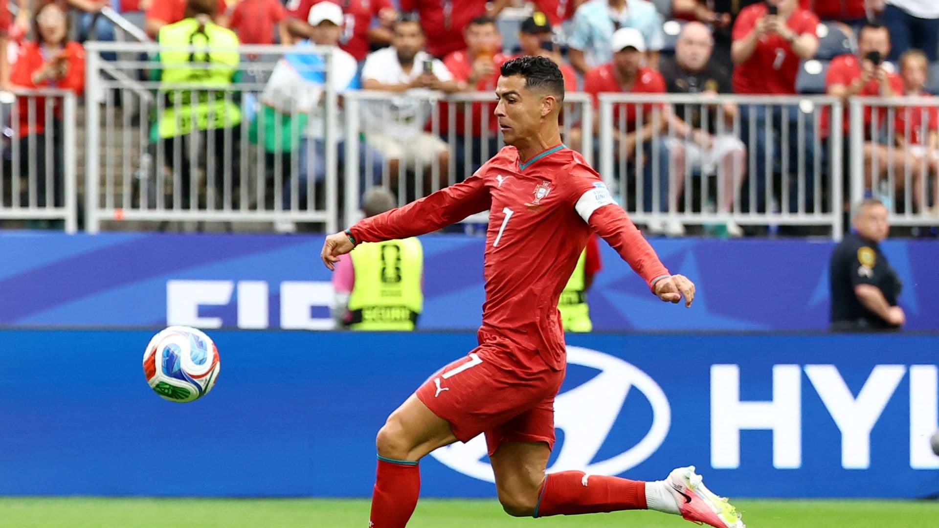 Ronaldo en el partido Portugal vs Uzbekistán