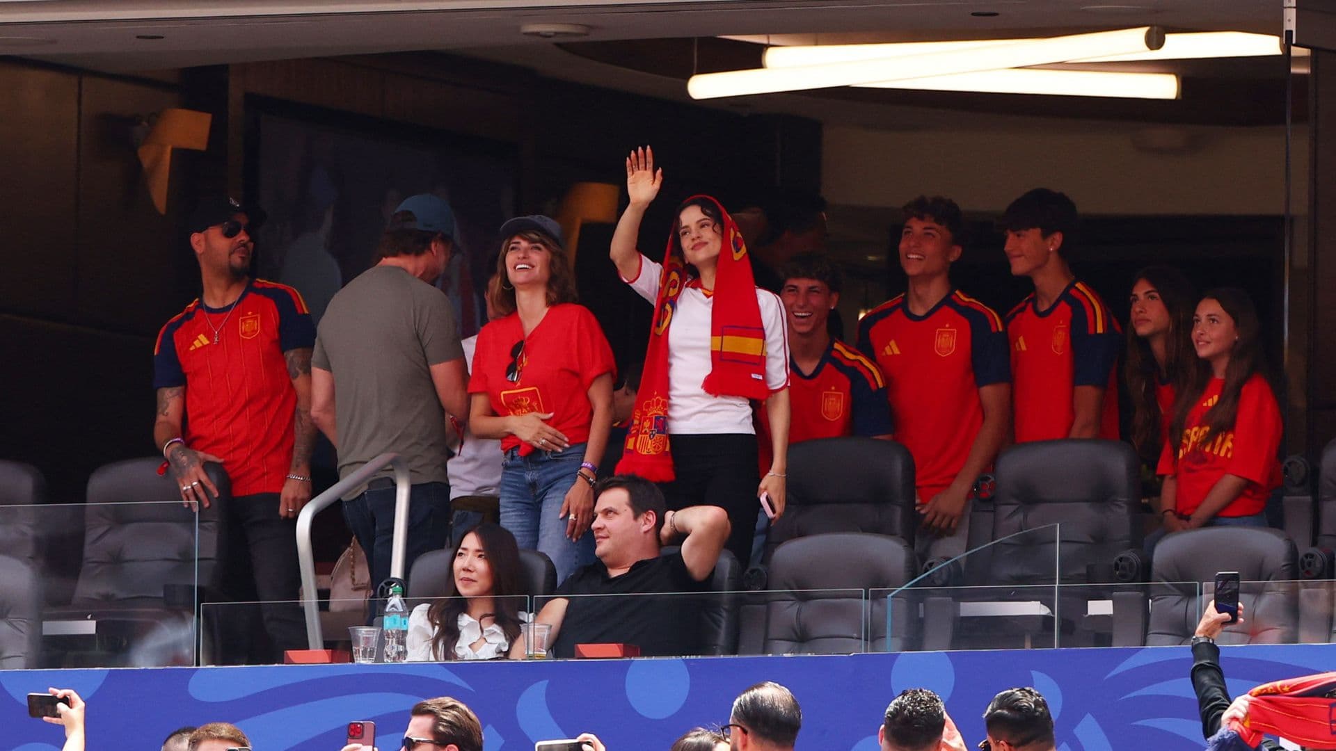 rosalia-disculpa-fans-argentinos-la-perla-mundial