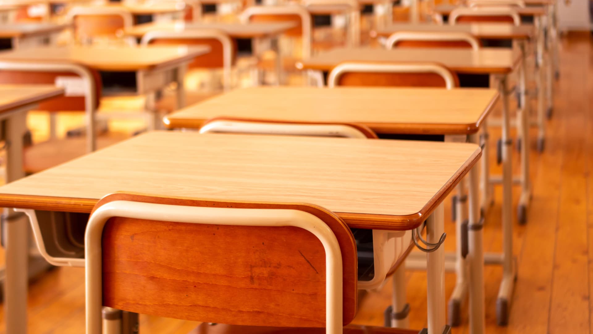 Salon de clases vacío.