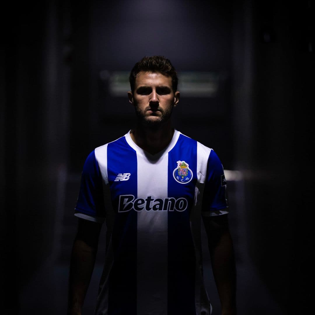 Oficial: Santi Gimenez Ficha con el Porto y Jugará en la Champions League