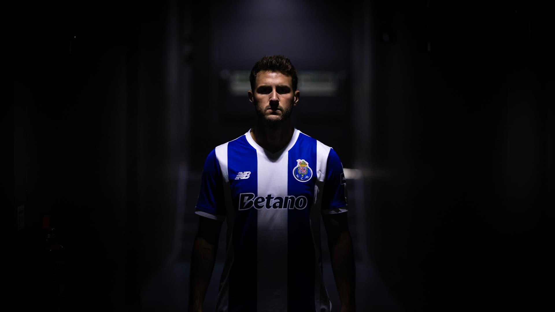 Santiago Gimenez con la camiseta del FC Porto