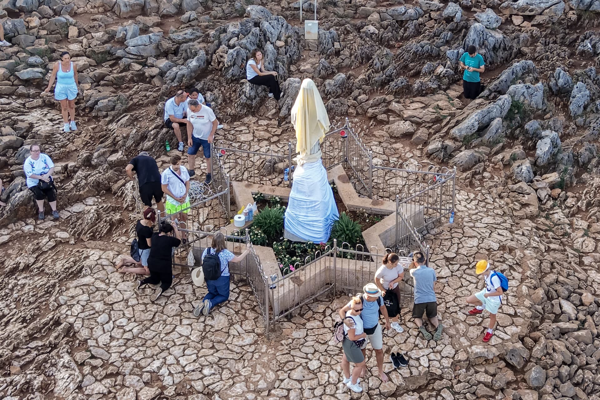Vandalizan Santuario de la Virgen María: ¿Qué Pasó en Medjugorje Hoy?