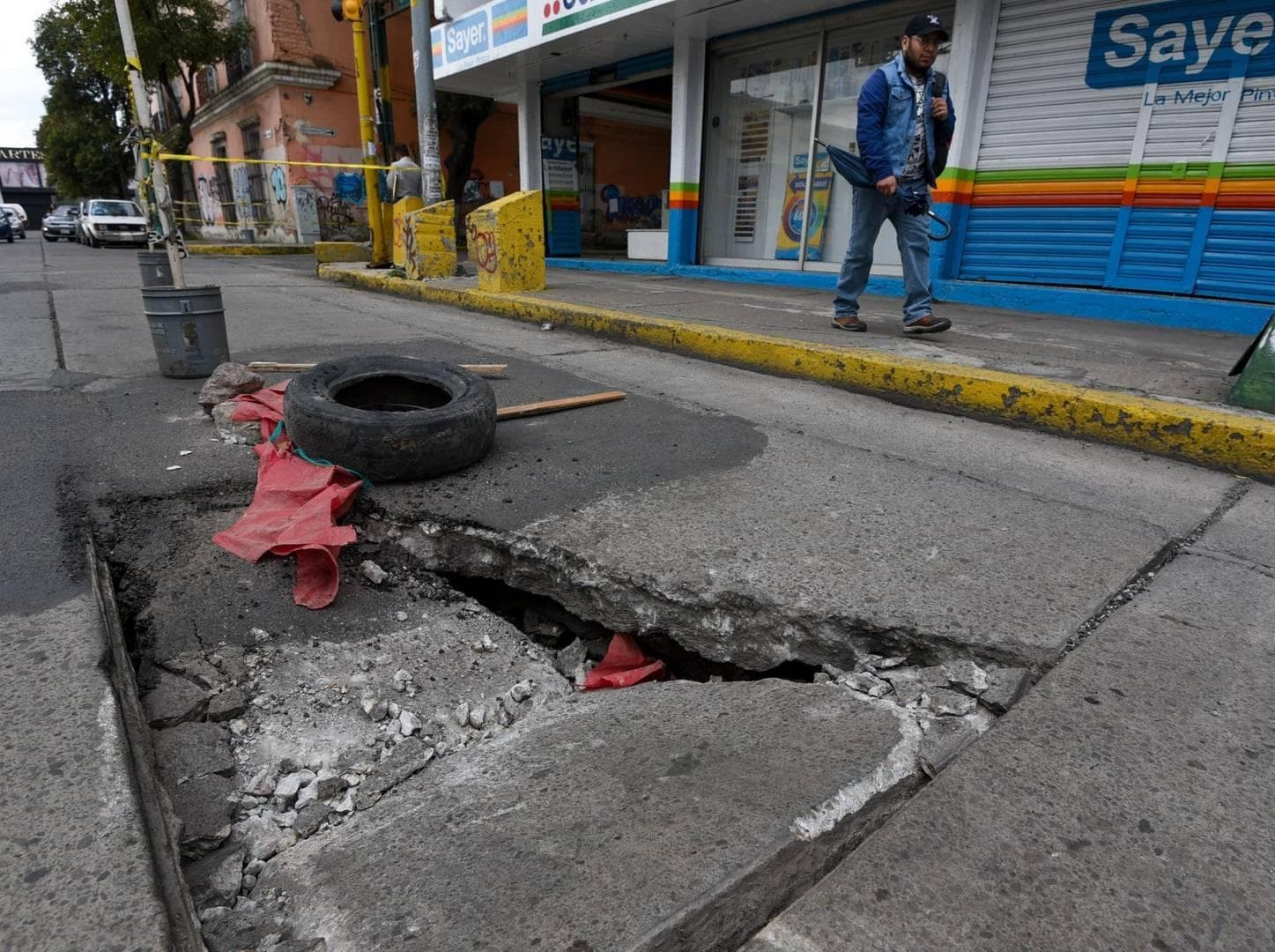 Las lluvias agravan los socavones en Héroes Coacalco