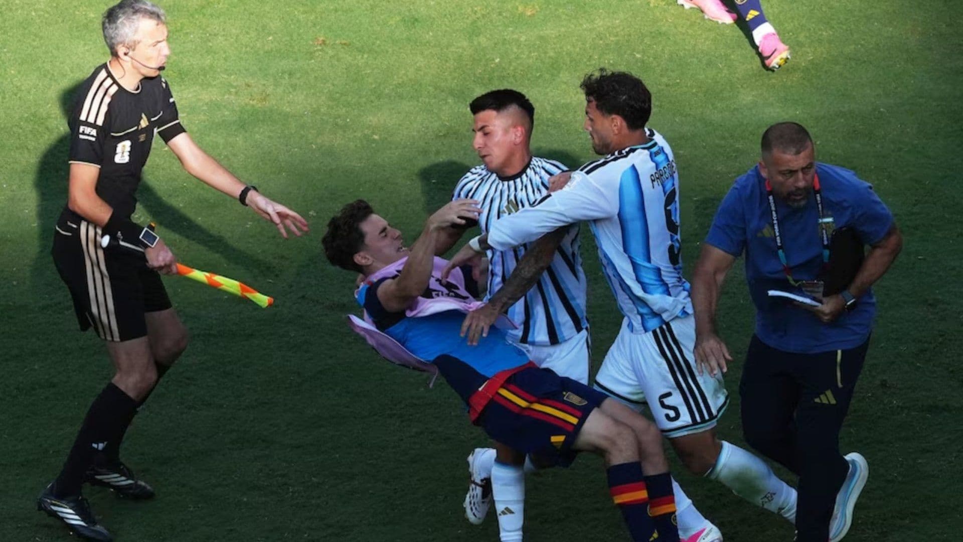 Se presenta conato de bronca en final del Mundial 2026. Foto: Reuters
