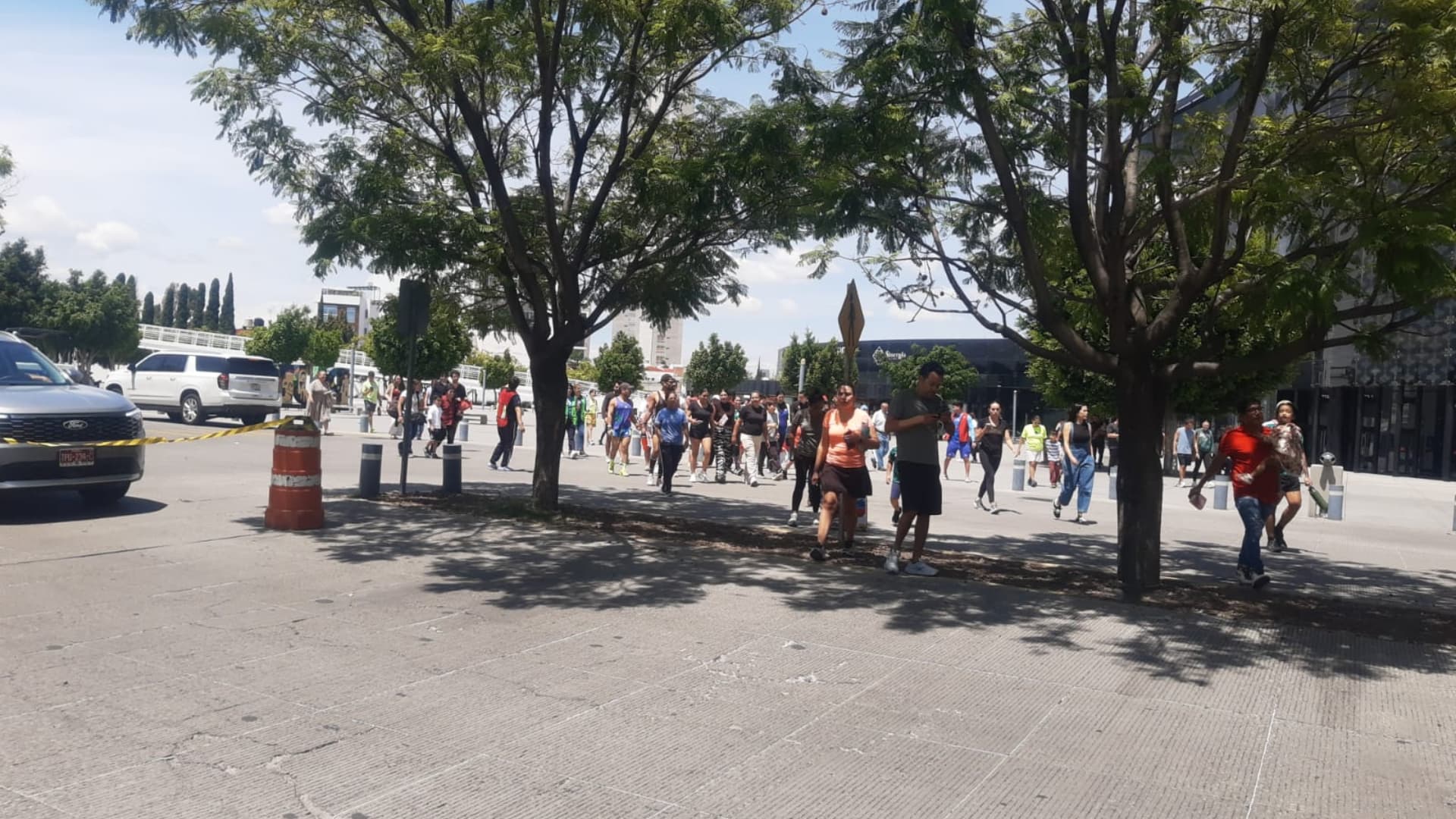 Participan en el Simulacro Nacional 2026 asistentes a complejo deportivo en Zona Angelópolis