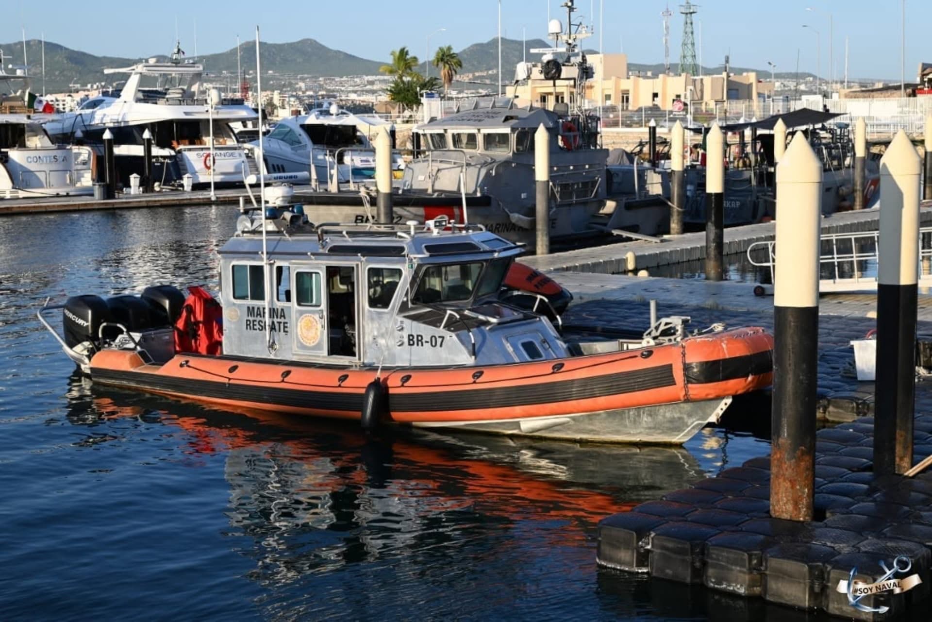 Embarcación Defender de la Secretaría de Marina
